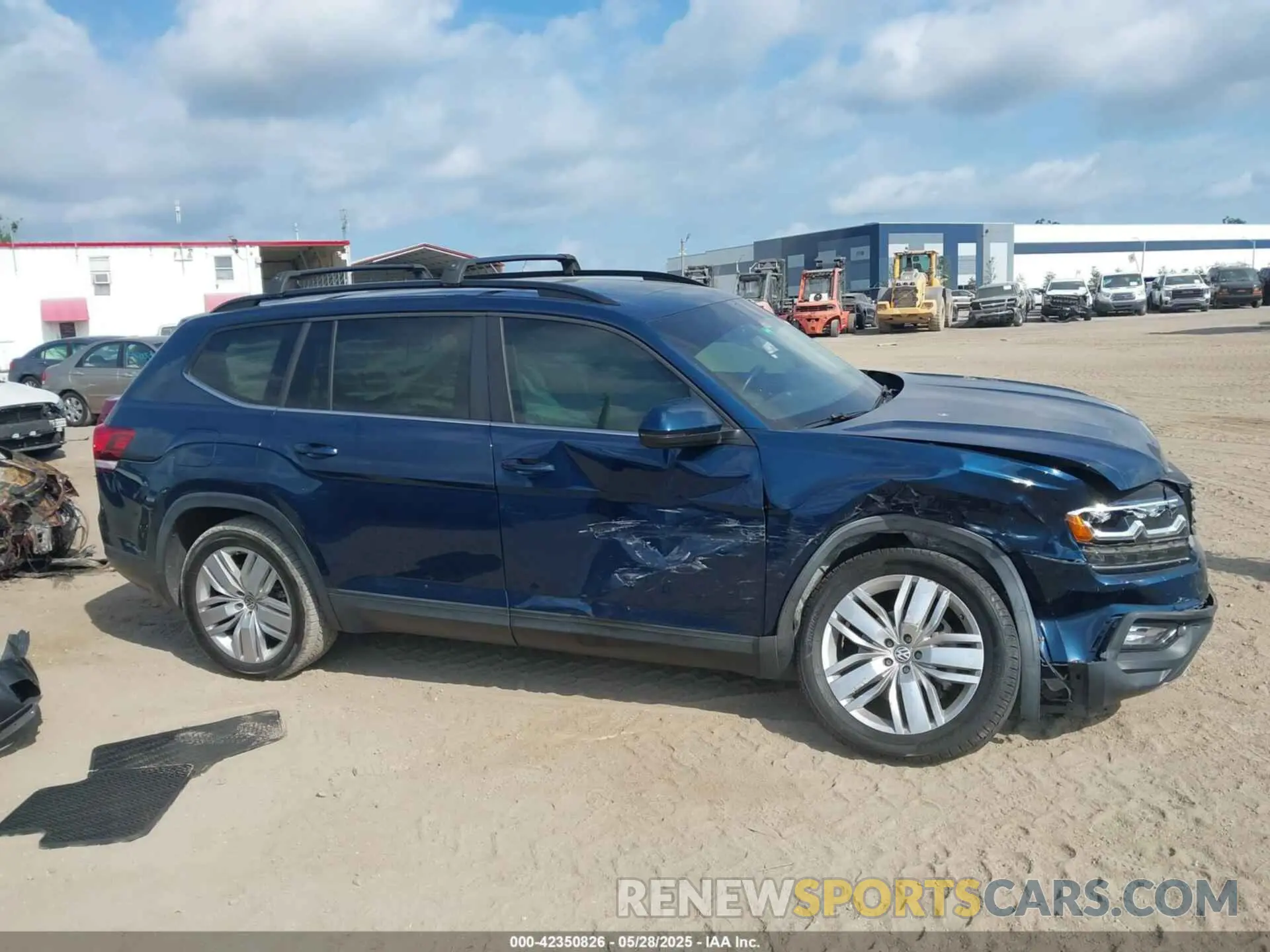 14 Photograph of a damaged car 1V2WR2CA8LC503891 VOLKSWAGEN ATLAS 2020