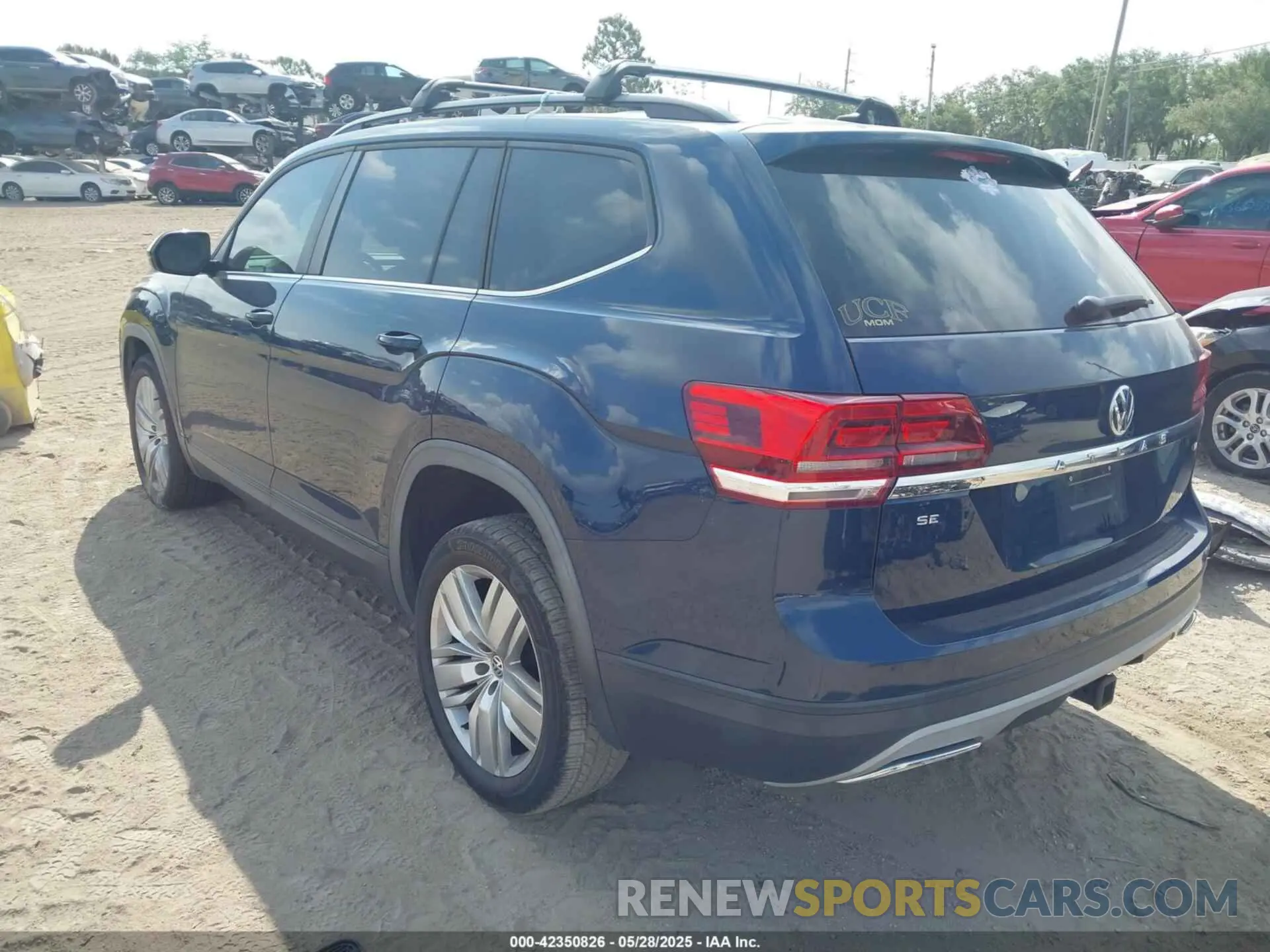 3 Photograph of a damaged car 1V2WR2CA8LC503891 VOLKSWAGEN ATLAS 2020