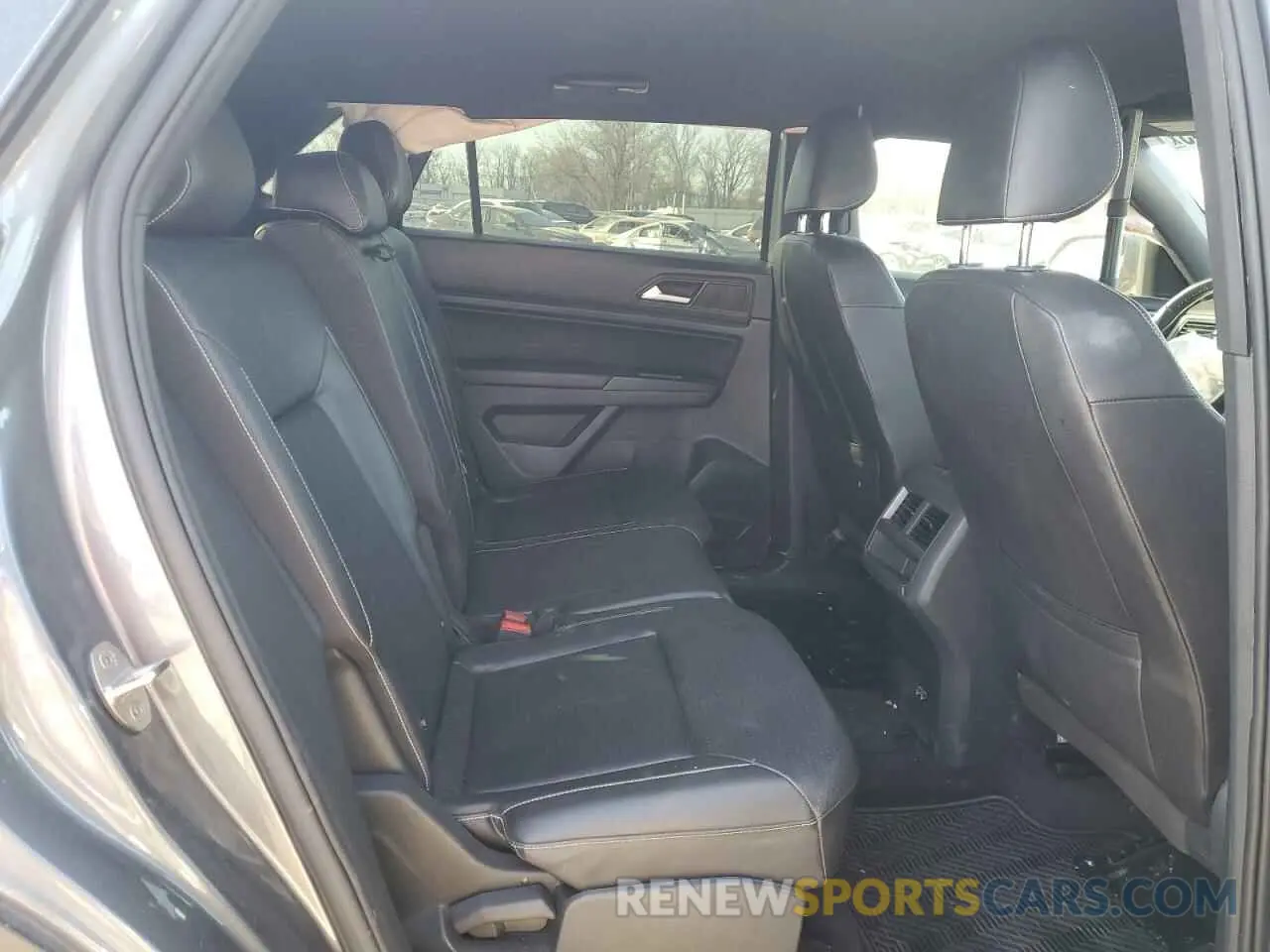 11 Photograph of a damaged car 1V2YE2CA7LC226509 VOLKSWAGEN ATLAS 2020