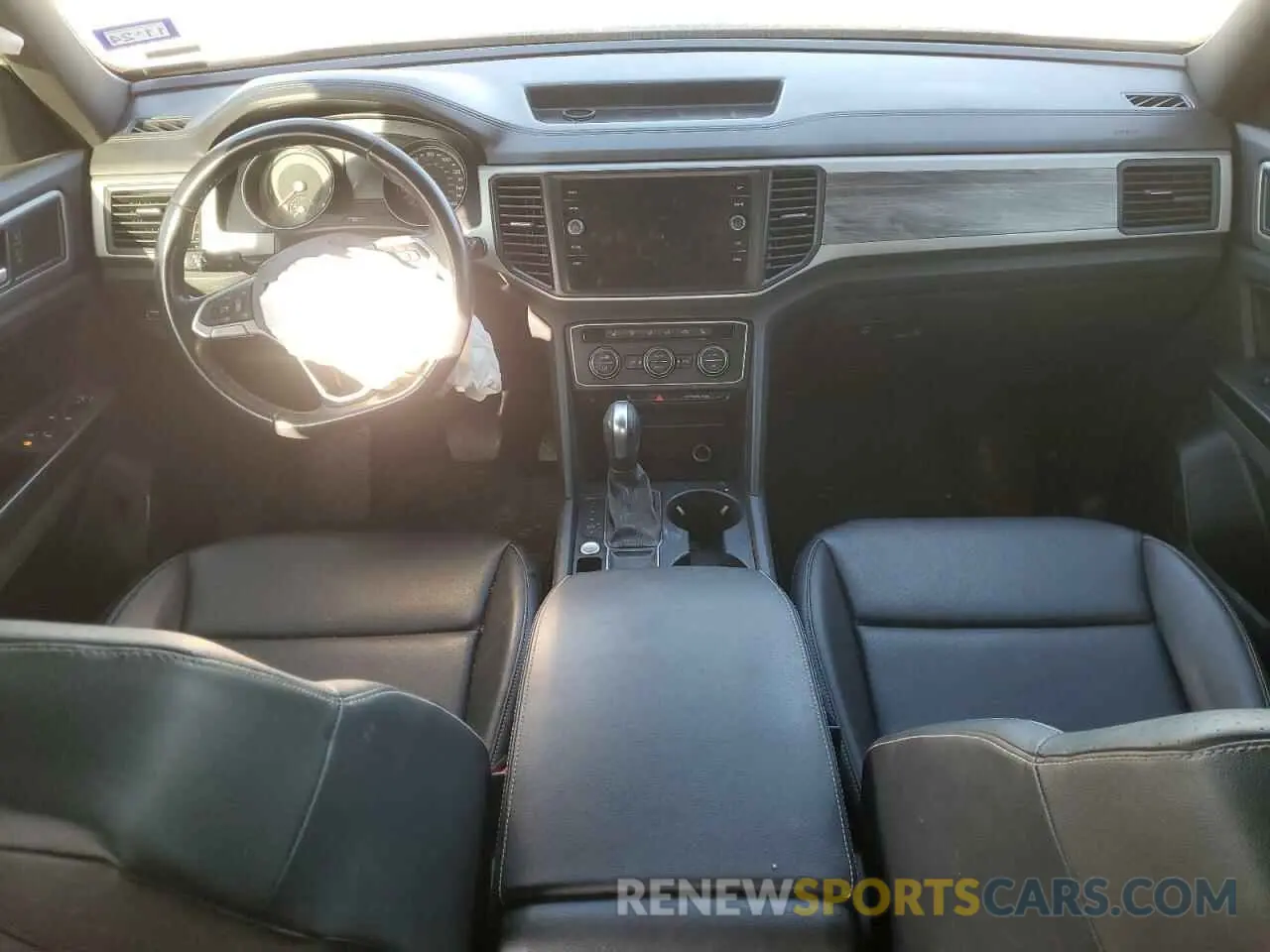 8 Photograph of a damaged car 1V2YE2CA7LC226509 VOLKSWAGEN ATLAS 2020