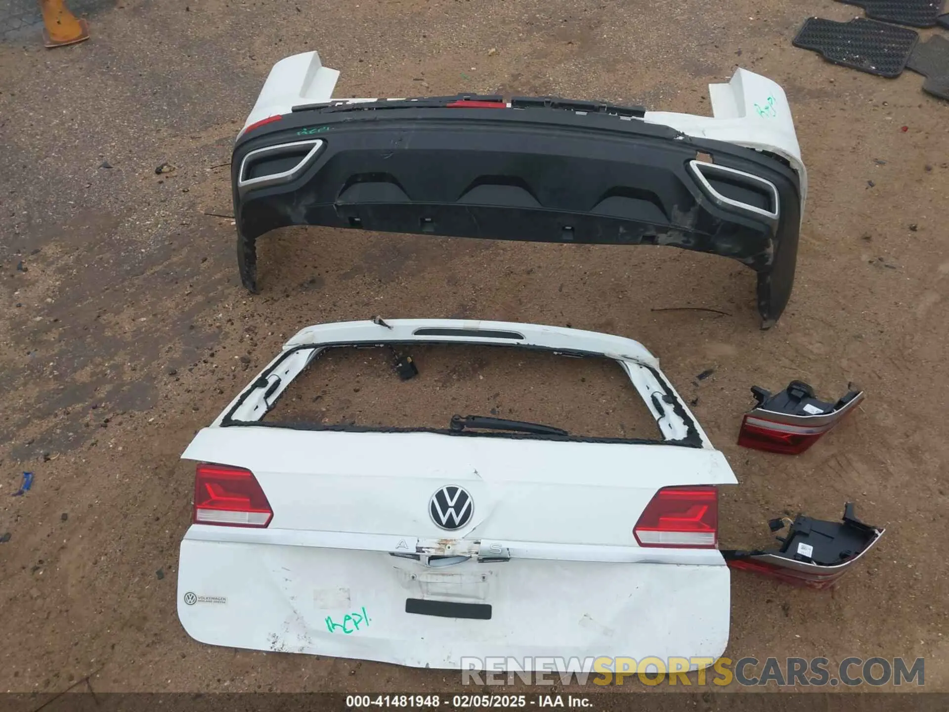 12 Photograph of a damaged car 1V2AP2CA1MC502776 VOLKSWAGEN ATLAS 2021