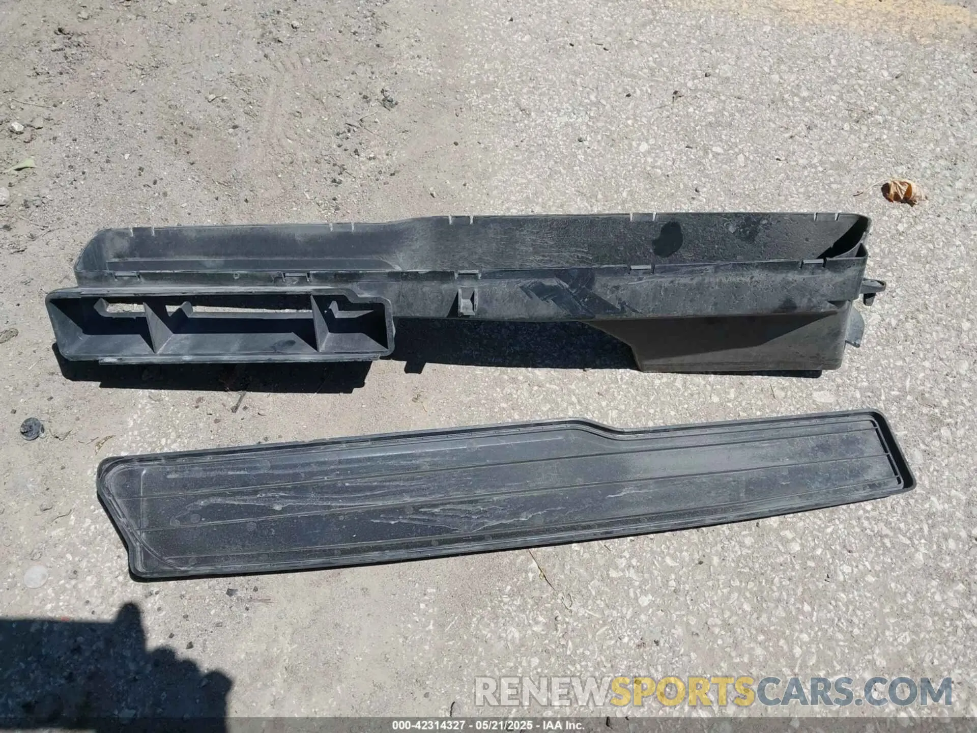 12 Photograph of a damaged car 1V2AP2CA6MC522456 VOLKSWAGEN ATLAS 2021