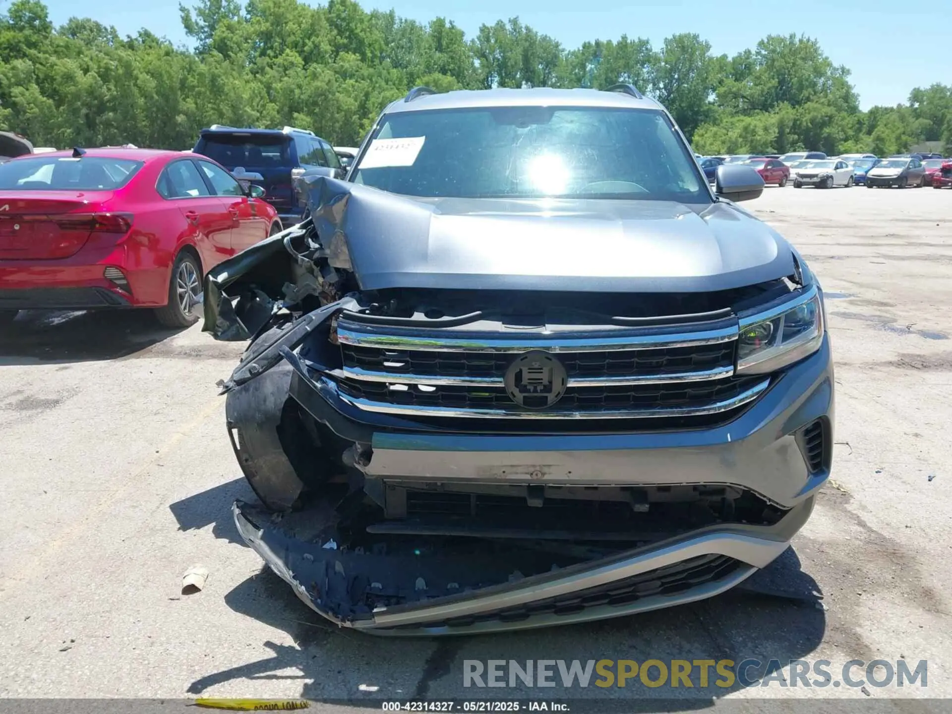 13 Photograph of a damaged car 1V2AP2CA6MC522456 VOLKSWAGEN ATLAS 2021