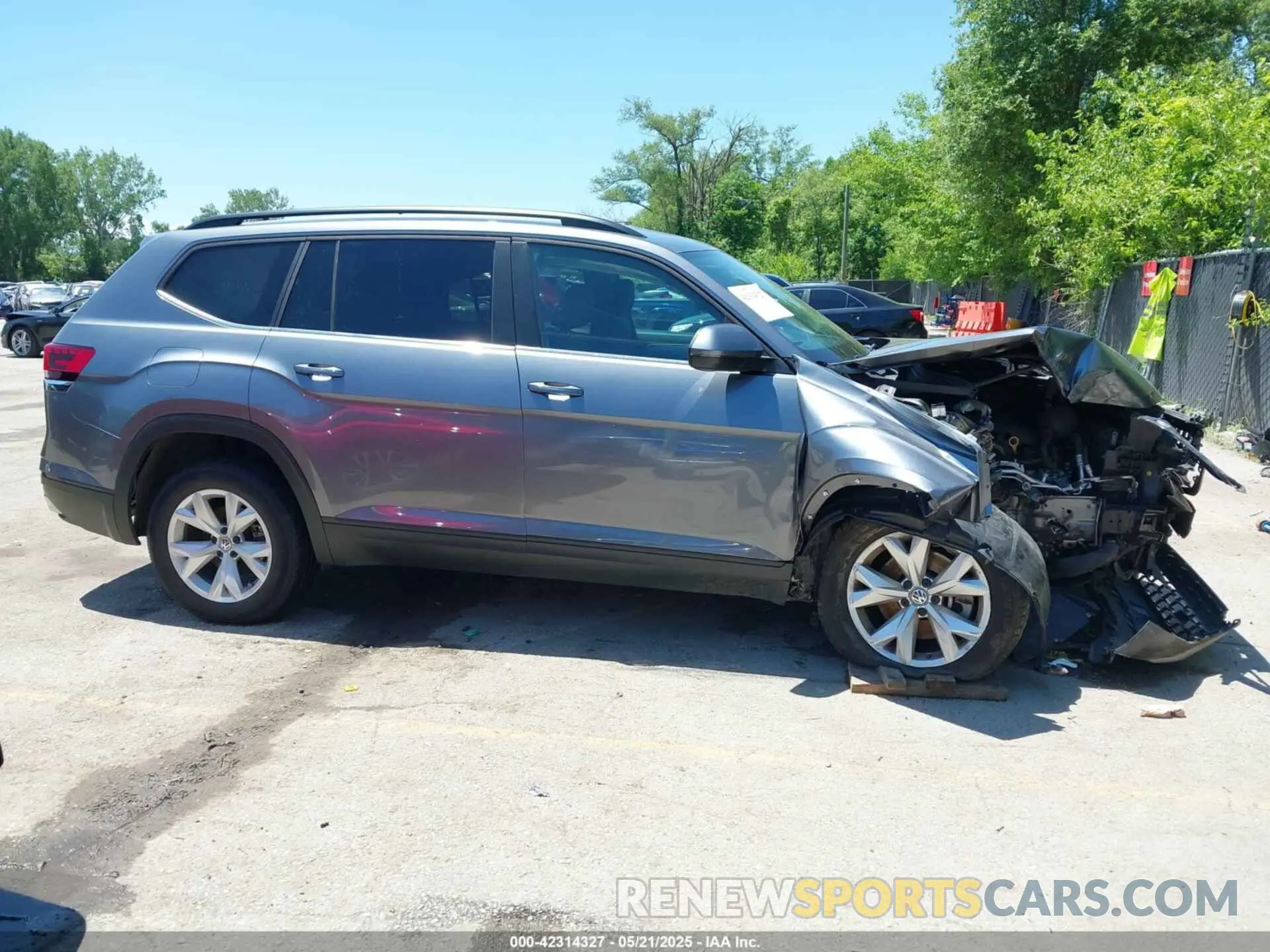 14 Photograph of a damaged car 1V2AP2CA6MC522456 VOLKSWAGEN ATLAS 2021