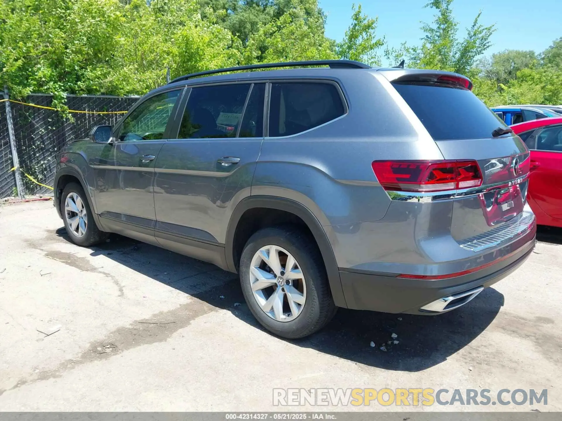 3 Photograph of a damaged car 1V2AP2CA6MC522456 VOLKSWAGEN ATLAS 2021