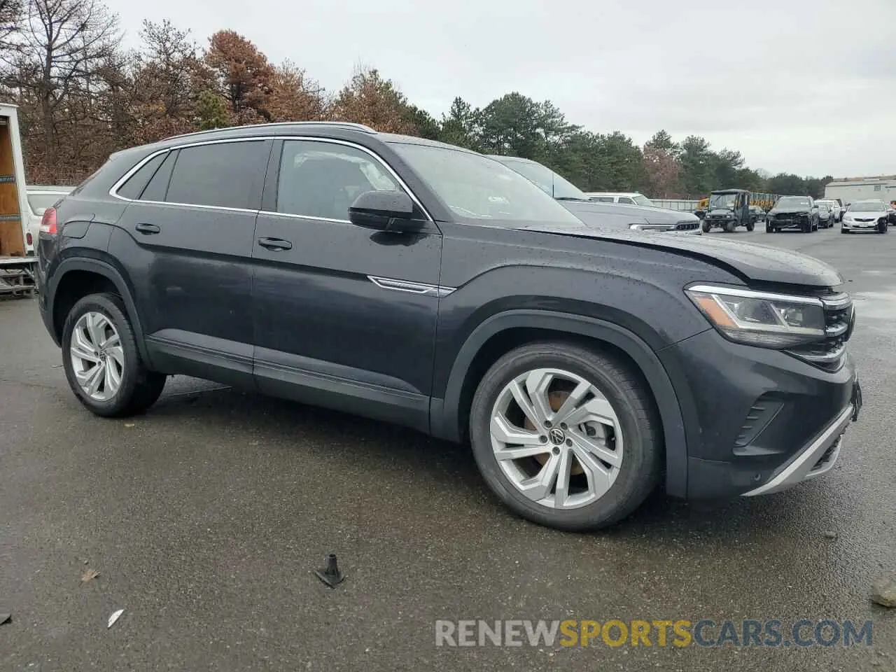4 Photograph of a damaged car 1V2BE2CA7MC211872 VOLKSWAGEN ATLAS 2021