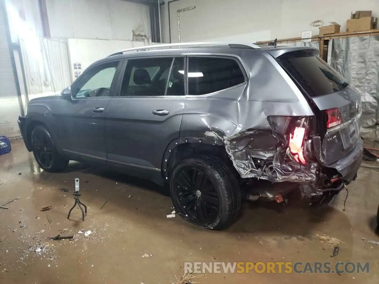 2 Фотография поврежденного автомобиля 1V2BR2CA0MC510897 VOLKSWAGEN ATLAS 2021