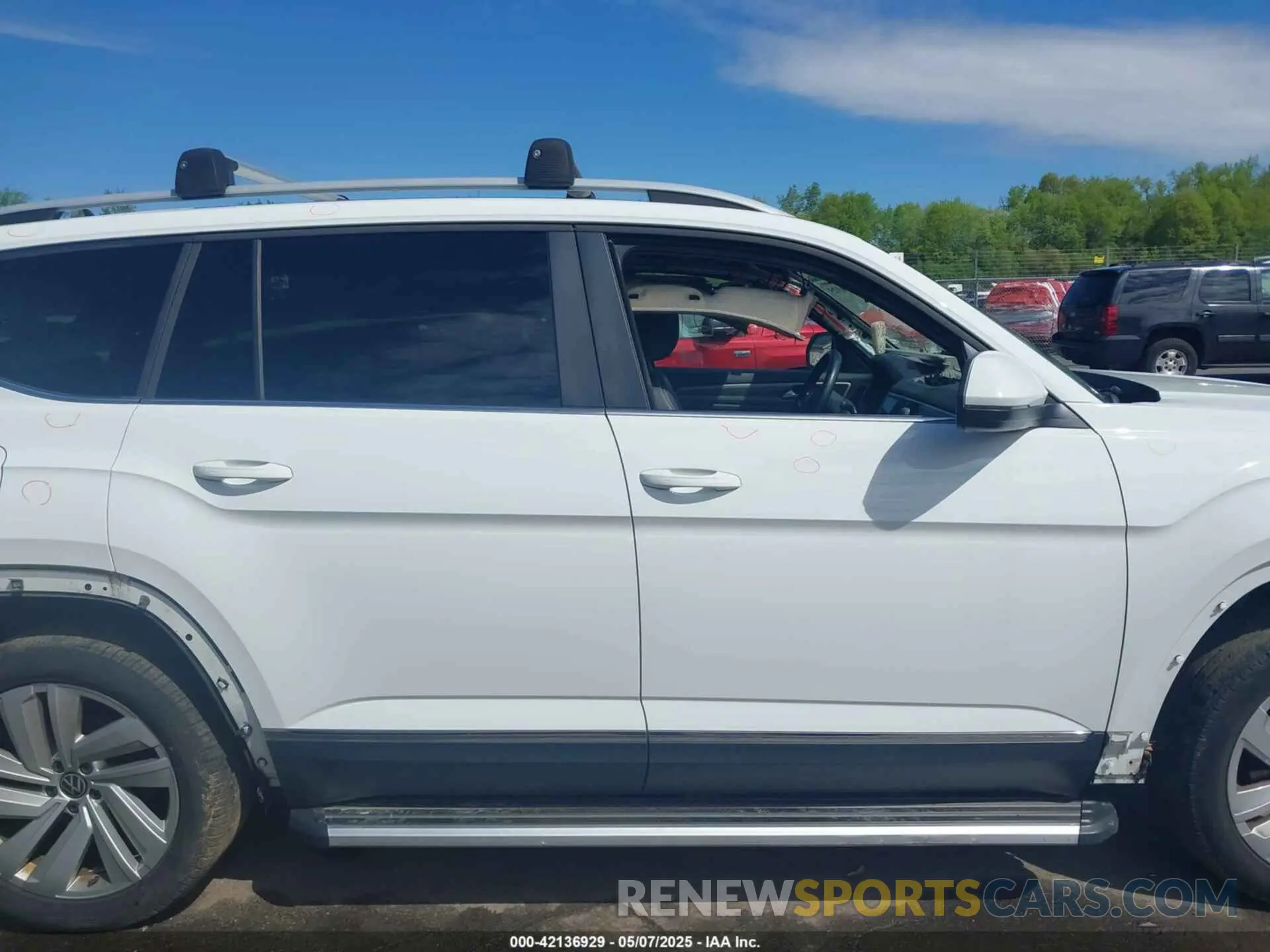 14 Photograph of a damaged car 1V2BR2CA5MC523418 VOLKSWAGEN ATLAS 2021