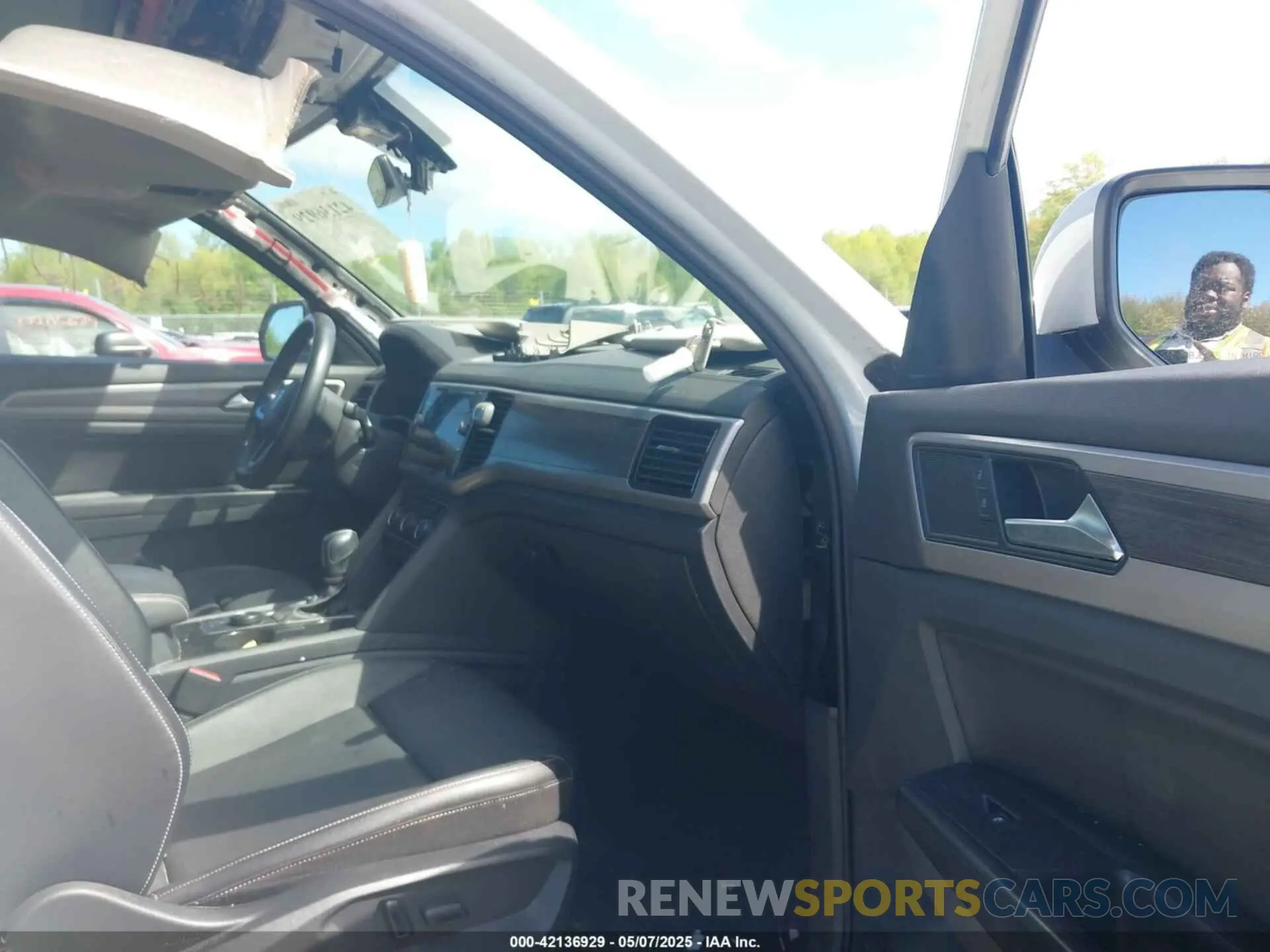 5 Photograph of a damaged car 1V2BR2CA5MC523418 VOLKSWAGEN ATLAS 2021