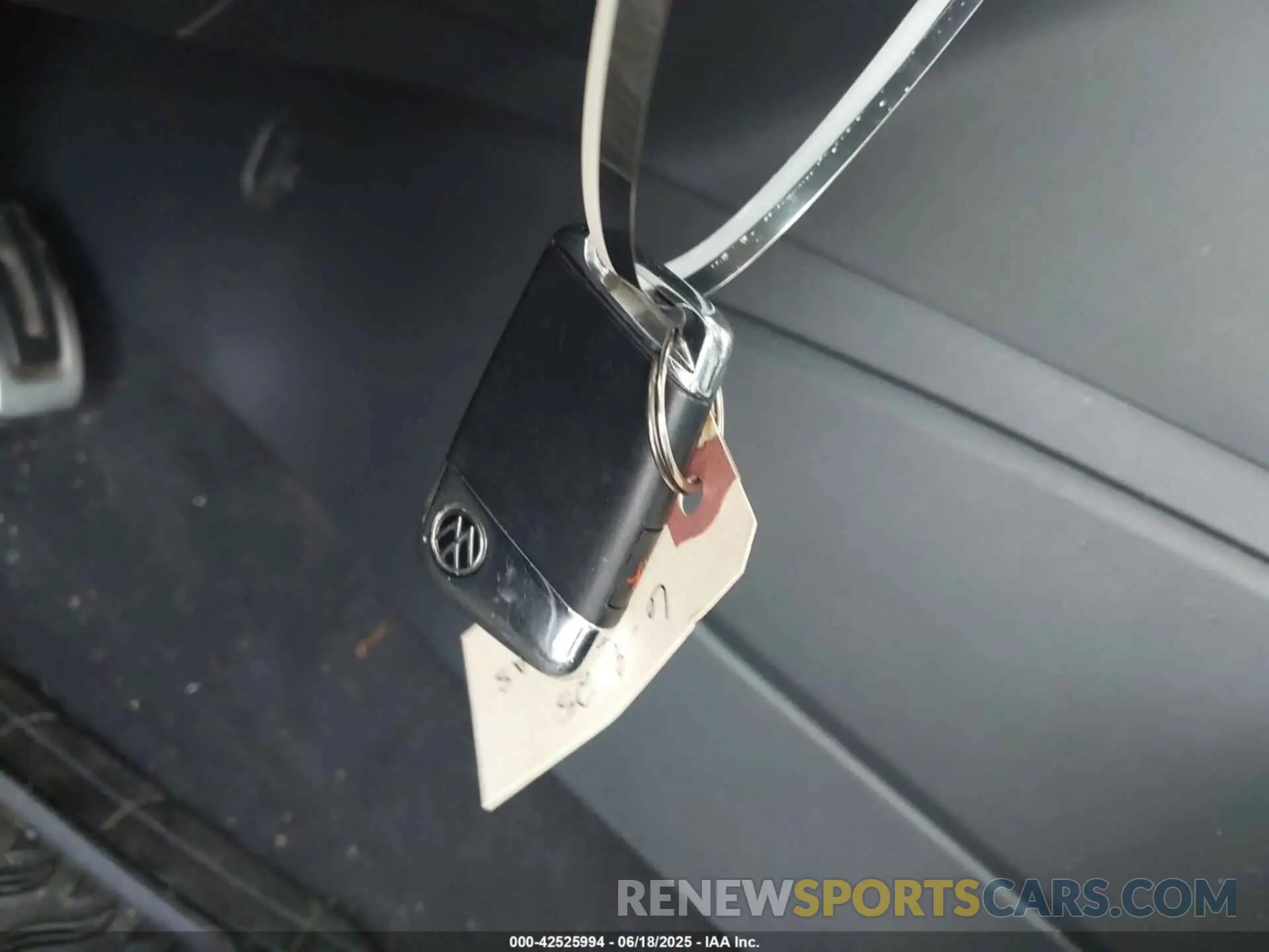 11 Photograph of a damaged car 1V2BR2CA5MC607965 VOLKSWAGEN ATLAS 2021