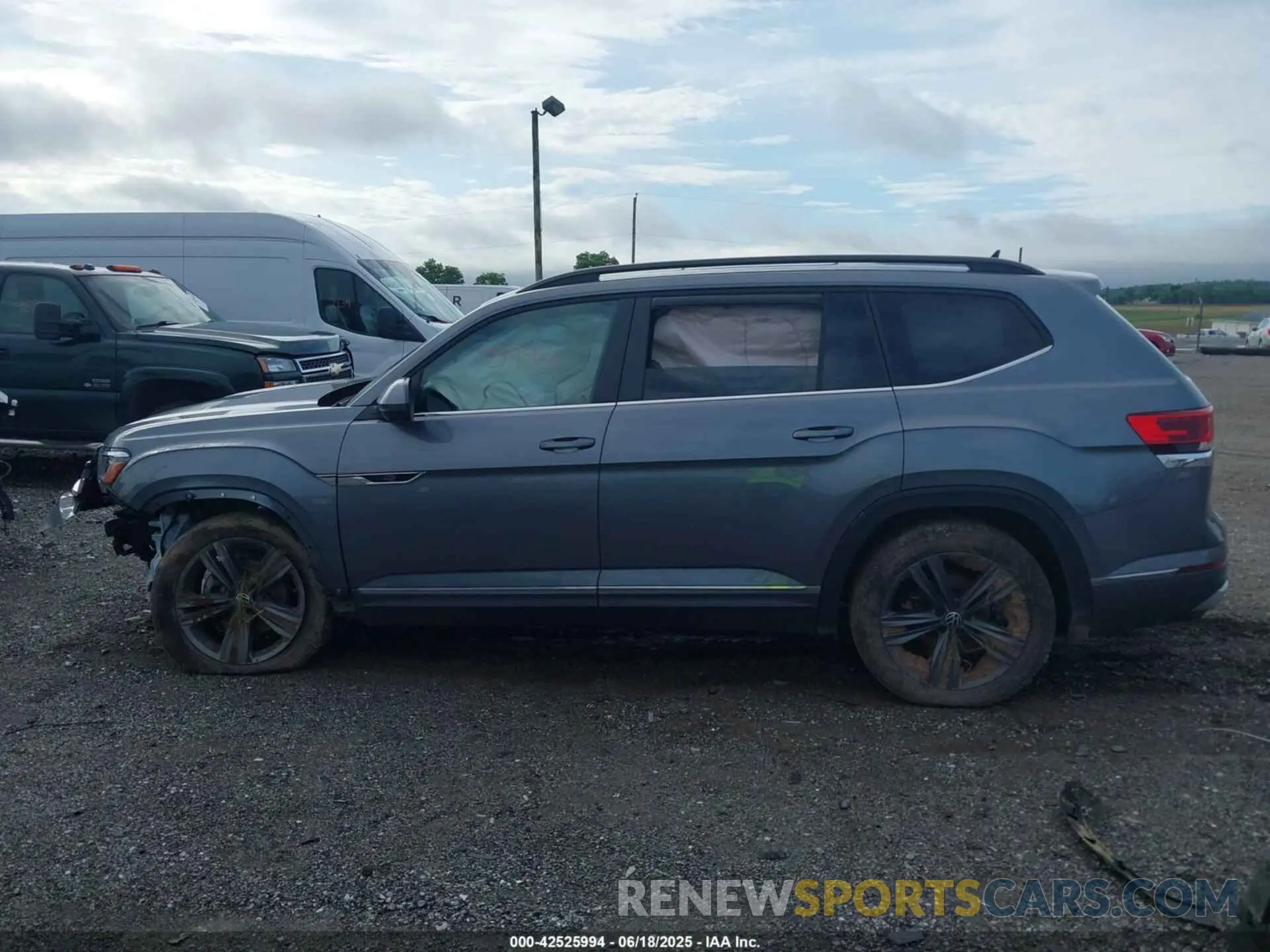 14 Photograph of a damaged car 1V2BR2CA5MC607965 VOLKSWAGEN ATLAS 2021
