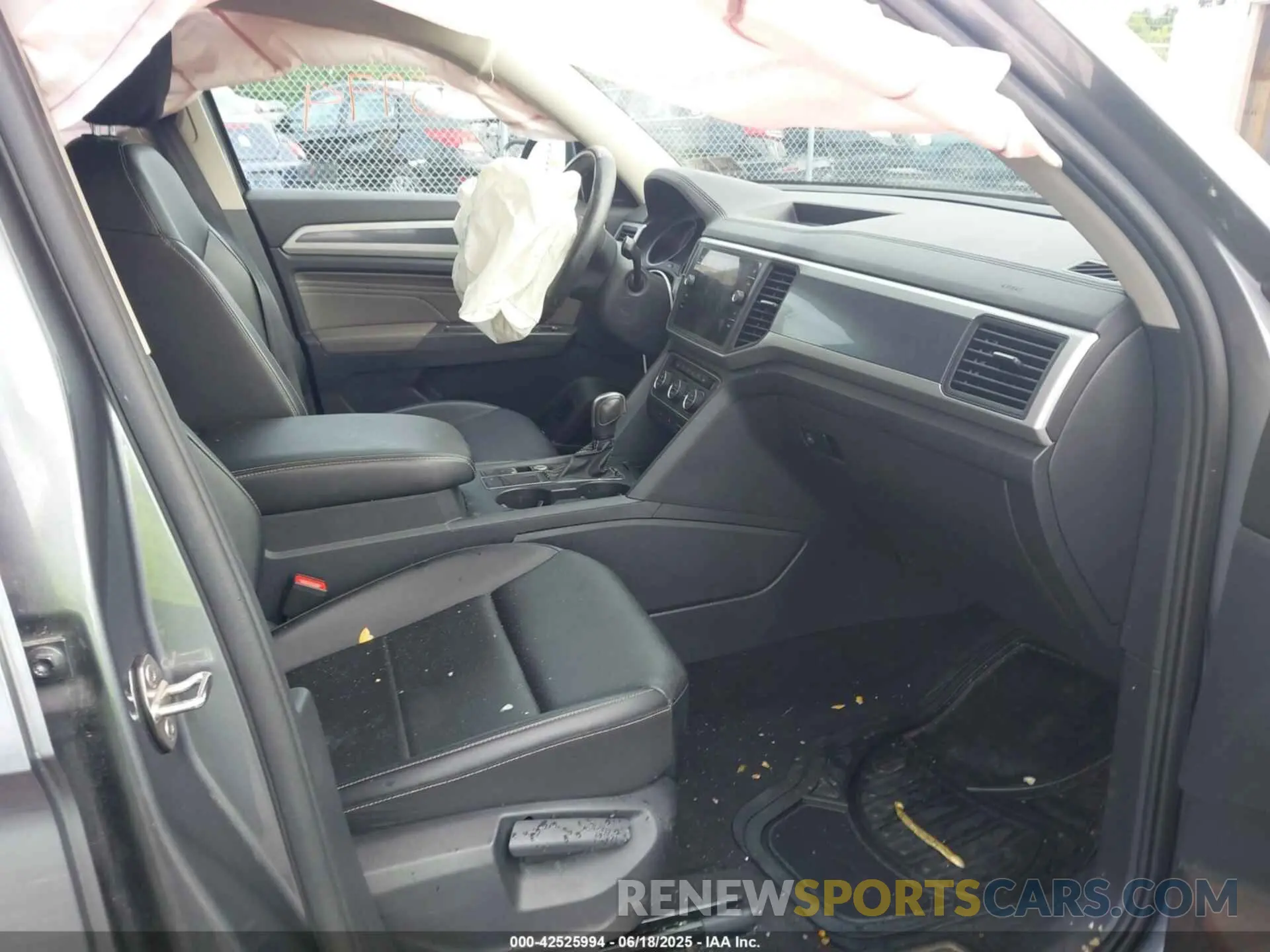 5 Photograph of a damaged car 1V2BR2CA5MC607965 VOLKSWAGEN ATLAS 2021