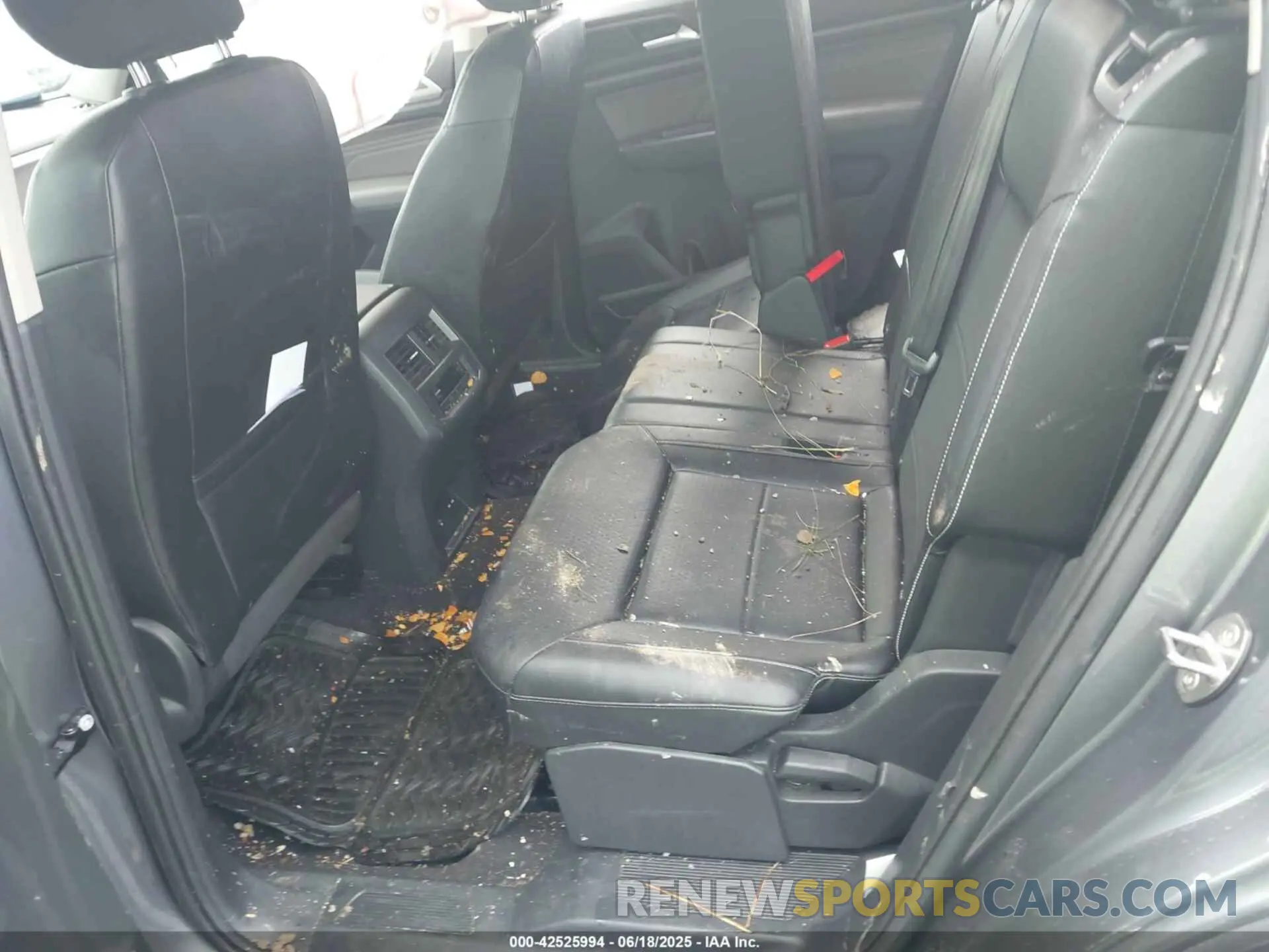 8 Photograph of a damaged car 1V2BR2CA5MC607965 VOLKSWAGEN ATLAS 2021