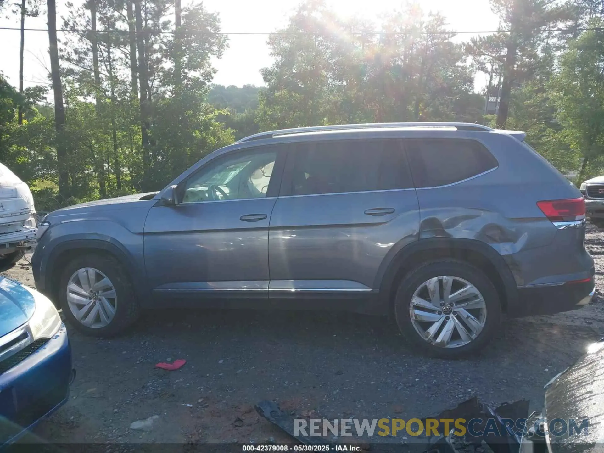 14 Photograph of a damaged car 1V2BR2CA8MC577991 VOLKSWAGEN ATLAS 2021