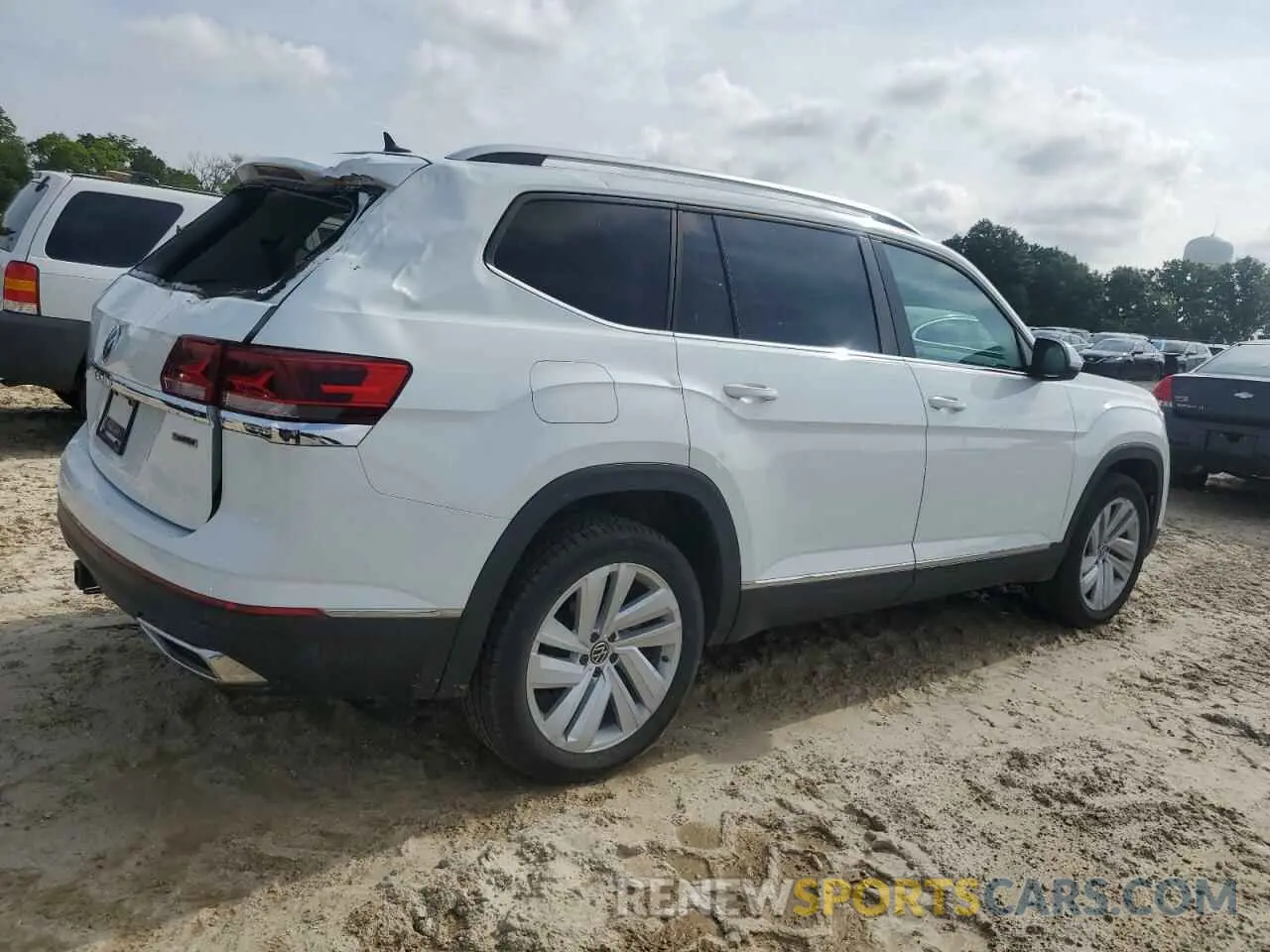 3 Photograph of a damaged car 1V2BR2CAXMC562859 VOLKSWAGEN ATLAS 2021