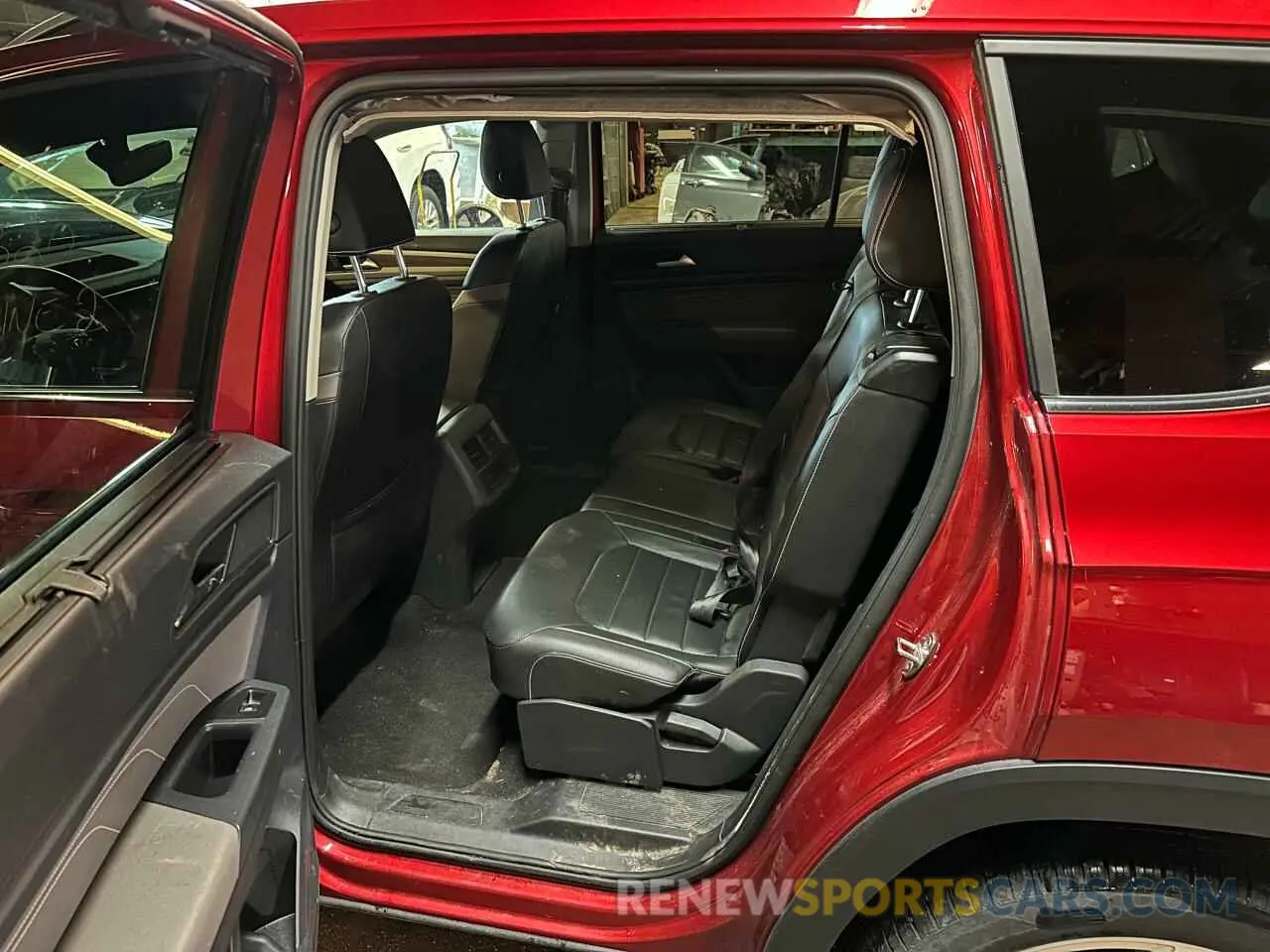 6 Photograph of a damaged car 1V2BR2CAXMC563719 VOLKSWAGEN ATLAS 2021