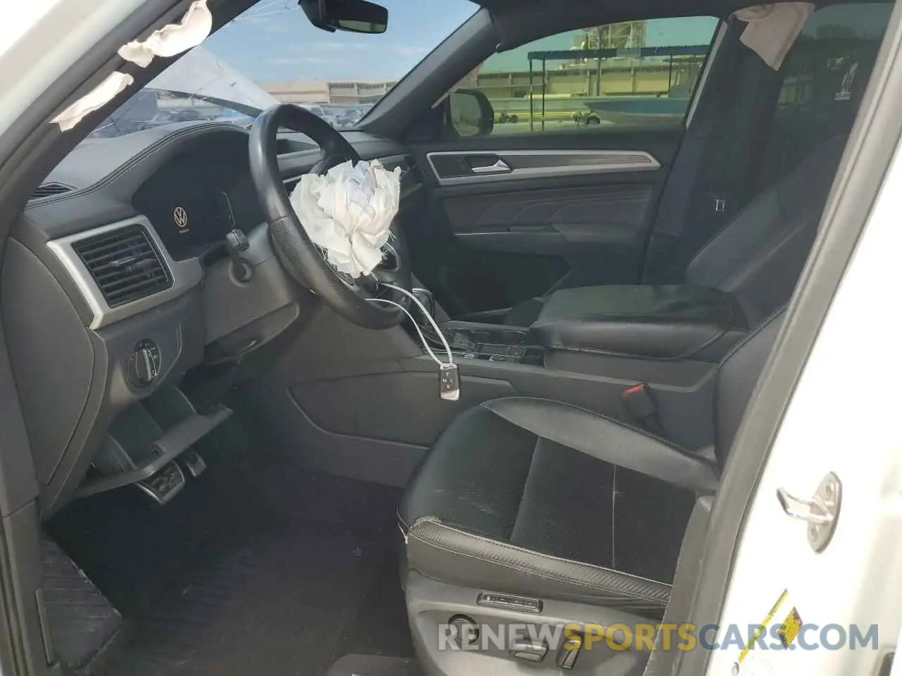 7 Photograph of a damaged car 1V2CE2CA9MC221744 VOLKSWAGEN ATLAS 2021