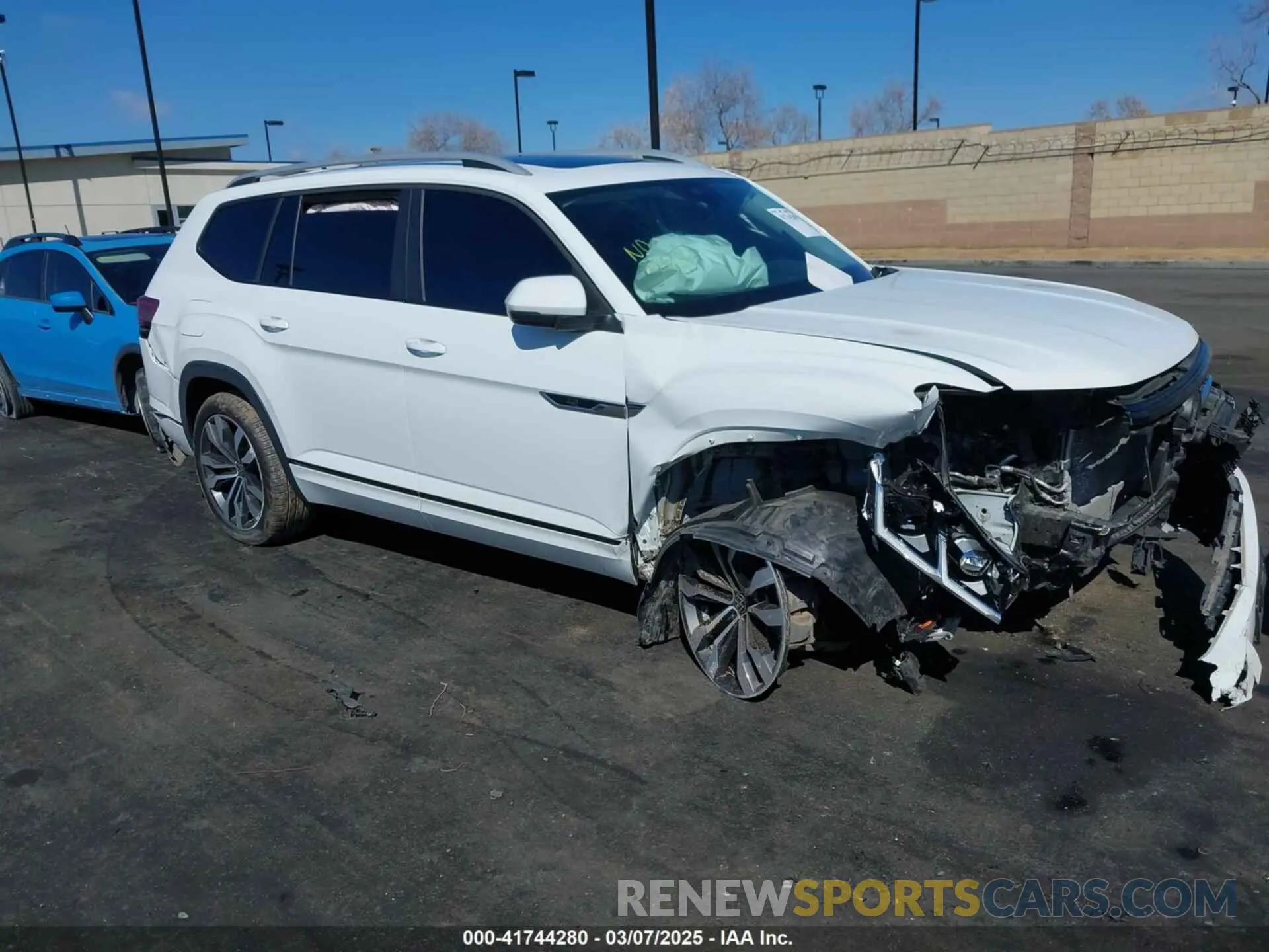 1 Photograph of a damaged car 1V2CR2CA8MC551444 VOLKSWAGEN ATLAS 2021