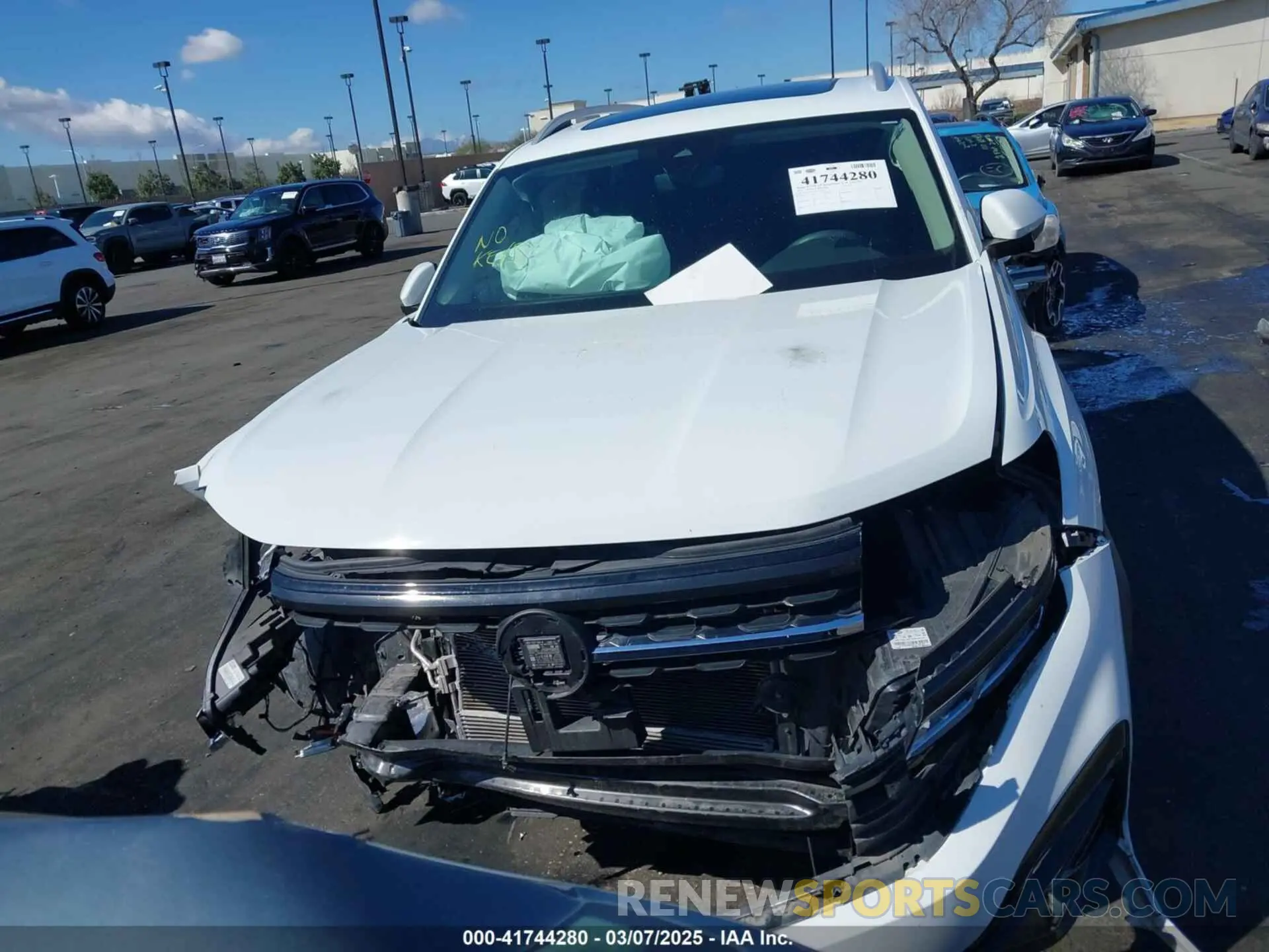 13 Photograph of a damaged car 1V2CR2CA8MC551444 VOLKSWAGEN ATLAS 2021