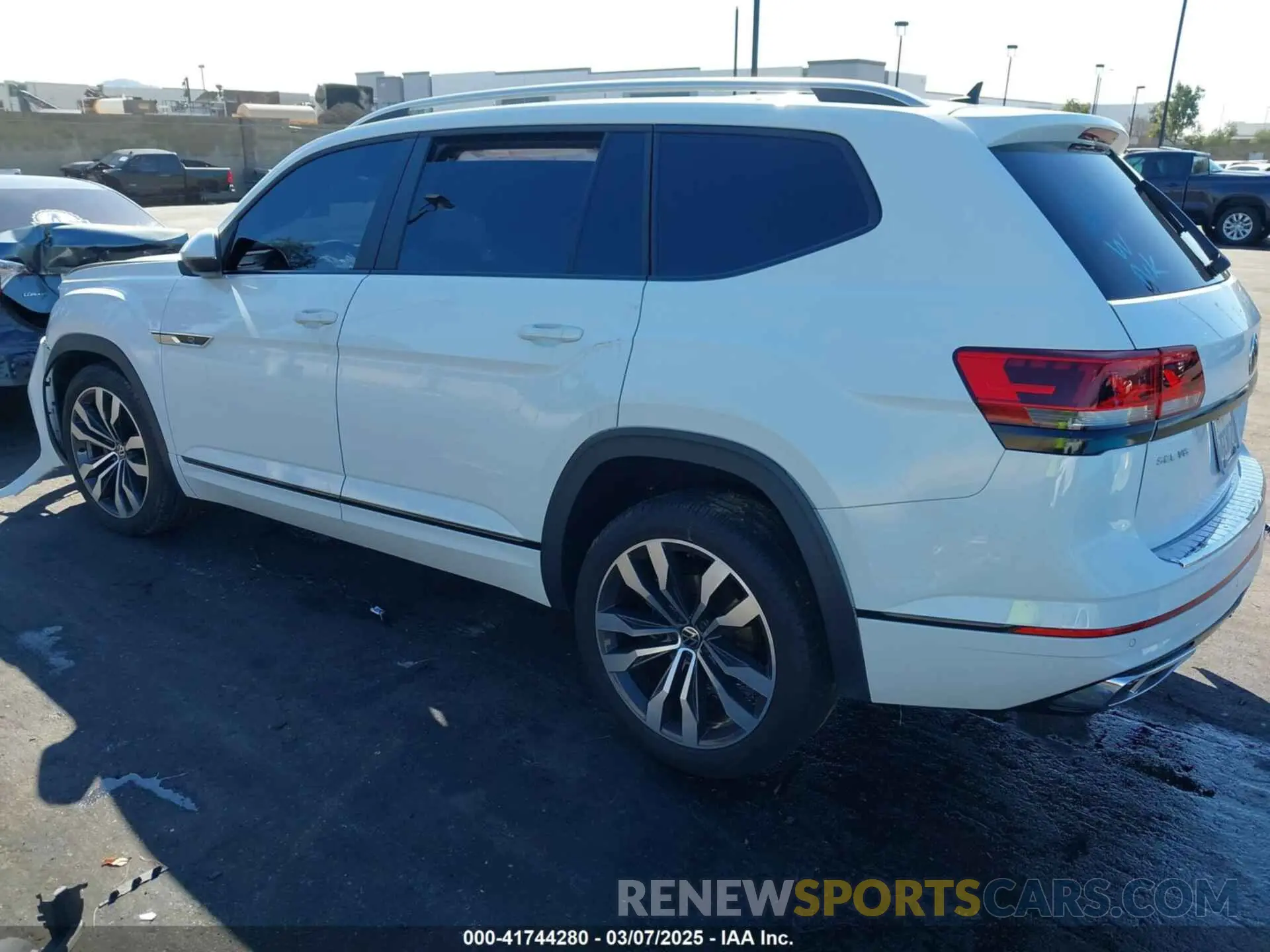 3 Photograph of a damaged car 1V2CR2CA8MC551444 VOLKSWAGEN ATLAS 2021