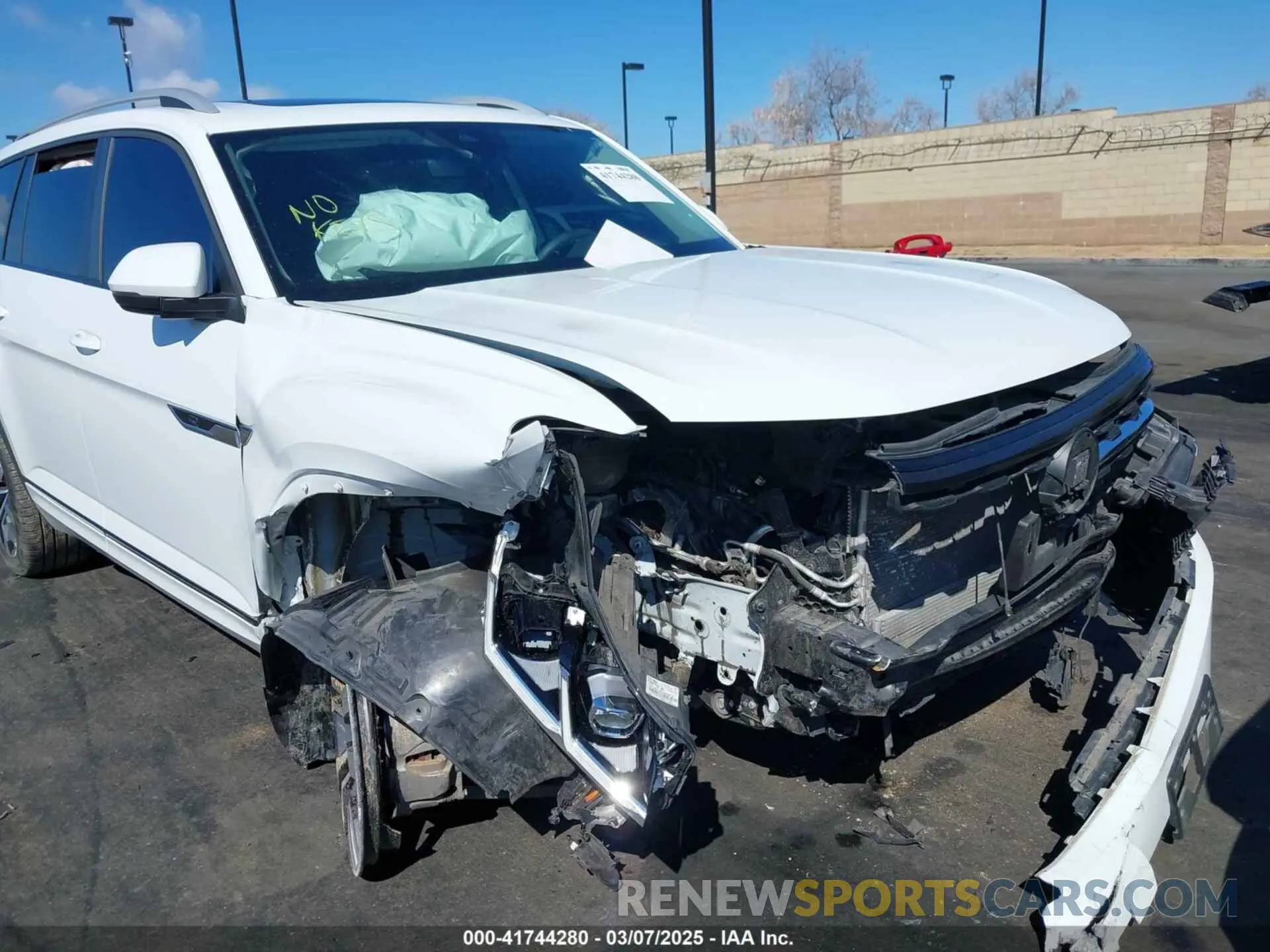 6 Photograph of a damaged car 1V2CR2CA8MC551444 VOLKSWAGEN ATLAS 2021