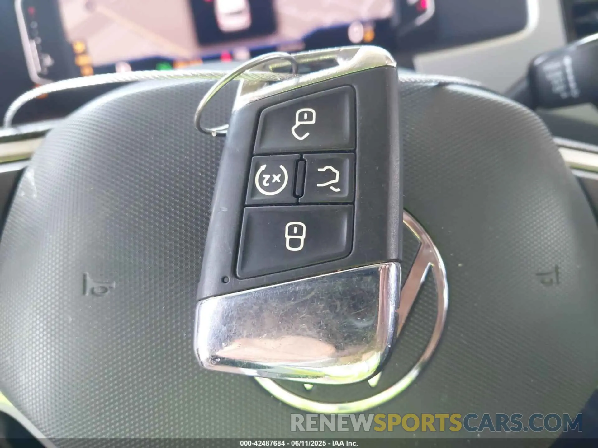 11 Photograph of a damaged car 1V2CR2CAXMC540915 VOLKSWAGEN ATLAS 2021