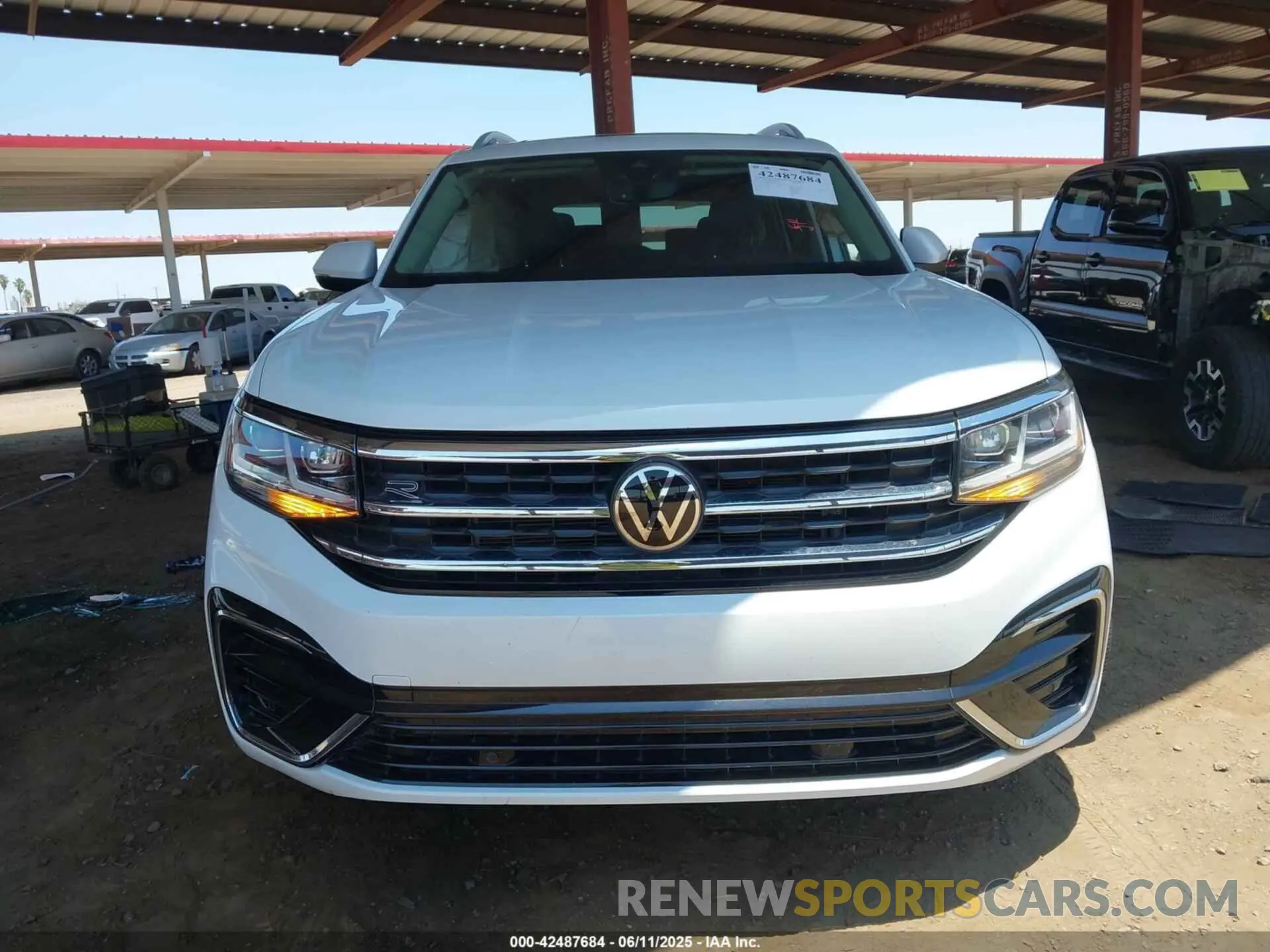 12 Photograph of a damaged car 1V2CR2CAXMC540915 VOLKSWAGEN ATLAS 2021