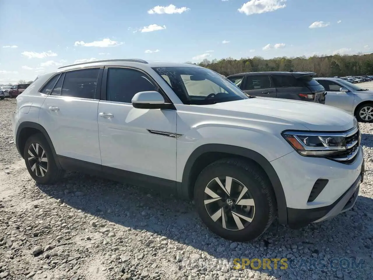 4 Photograph of a damaged car 1V2DC2CA3MC215853 VOLKSWAGEN ATLAS 2021