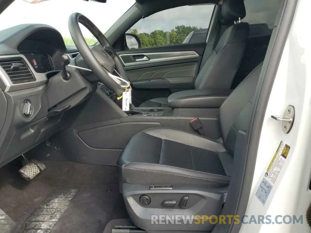 7 Photograph of a damaged car 1V2EE2CA0MC222998 VOLKSWAGEN ATLAS 2021