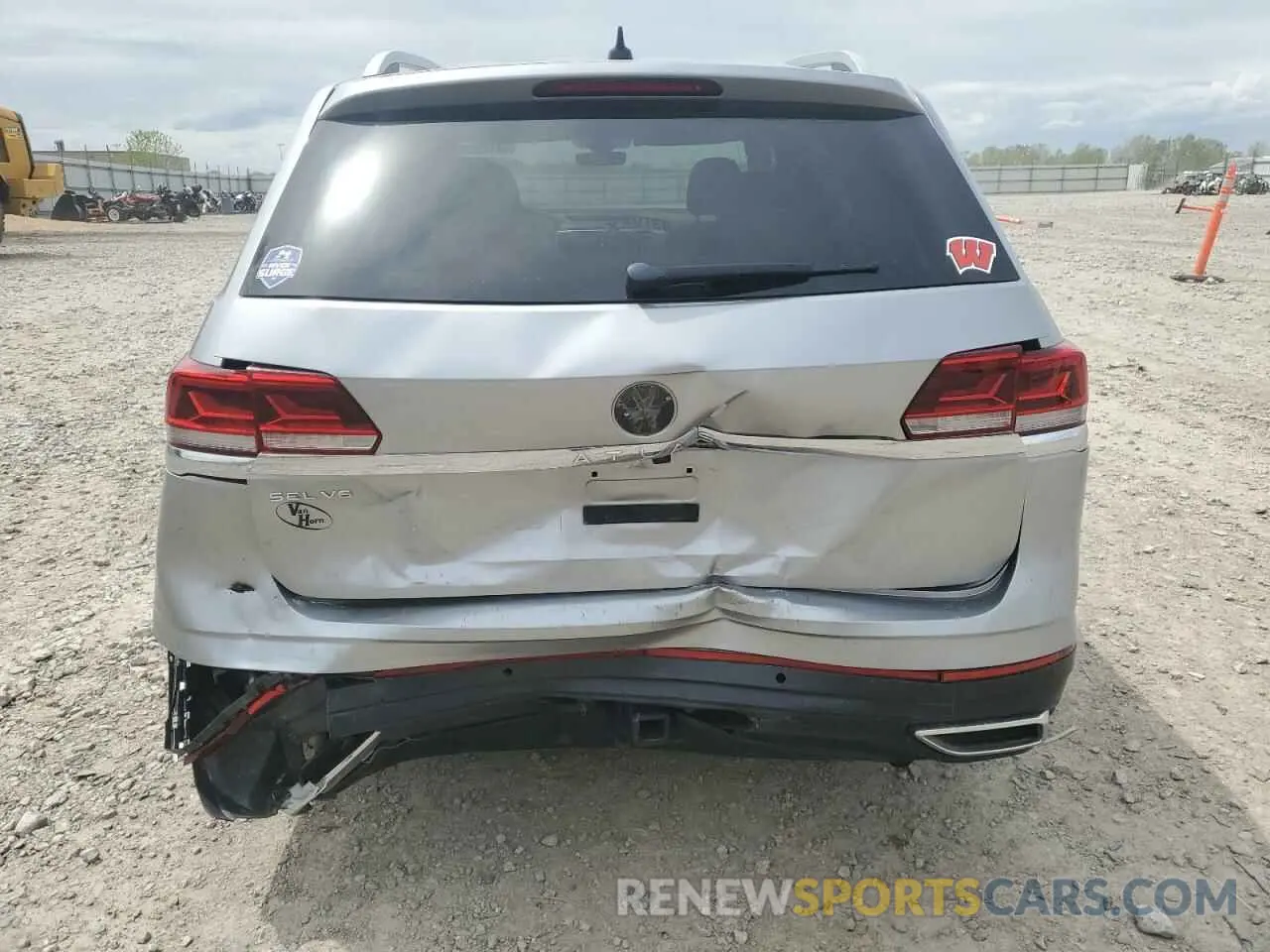 6 Photograph of a damaged car 1V2ER2CA8MC570634 VOLKSWAGEN ATLAS 2021