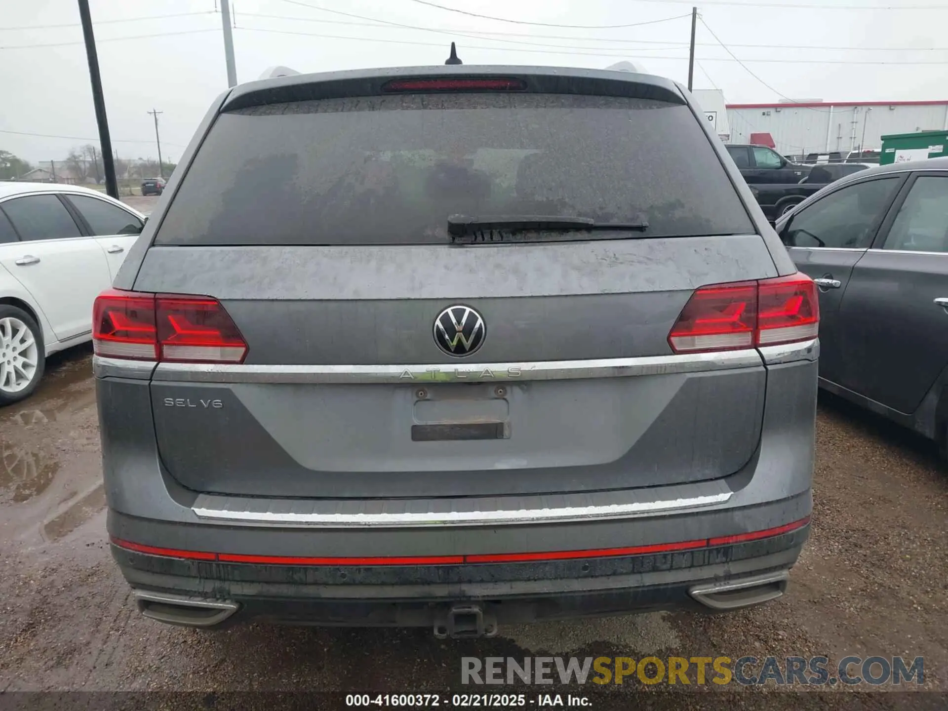 16 Photograph of a damaged car 1V2ER2CA9MC521250 VOLKSWAGEN ATLAS 2021