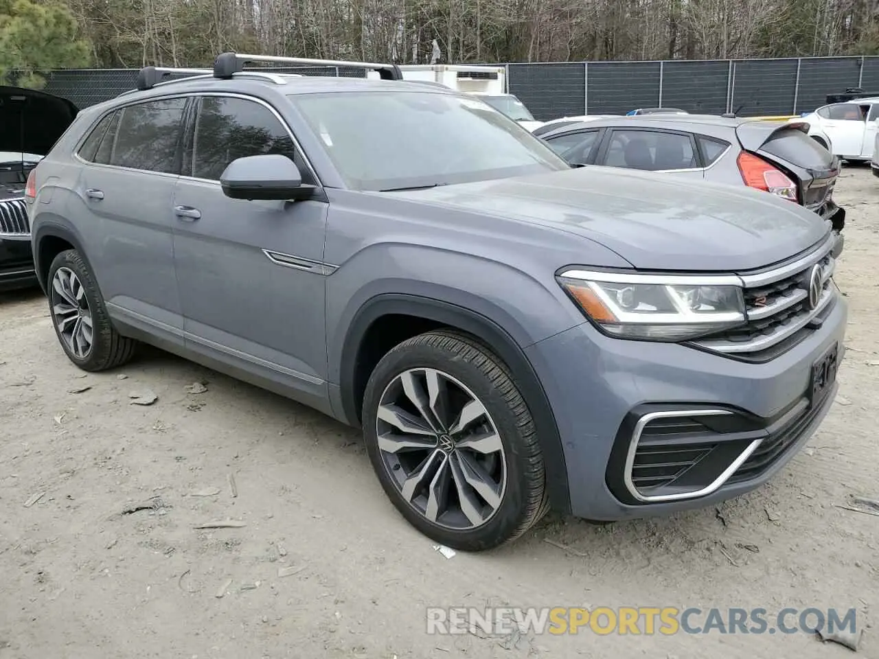 4 Photograph of a damaged car 1V2FE2CA1MC222531 VOLKSWAGEN ATLAS 2021
