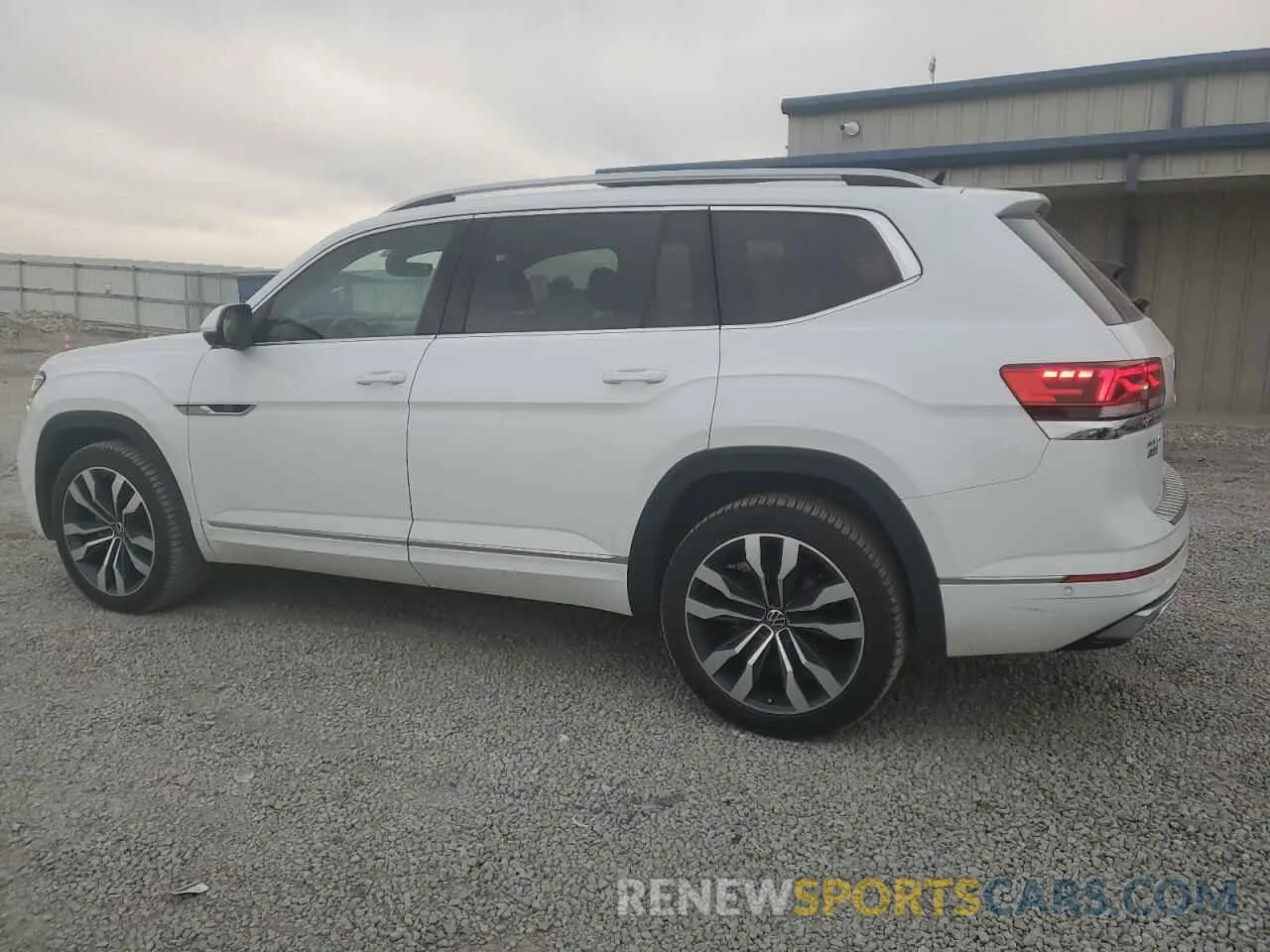 2 Фотография поврежденного автомобиля 1V2FR2CA0MC561253 VOLKSWAGEN ATLAS 2021