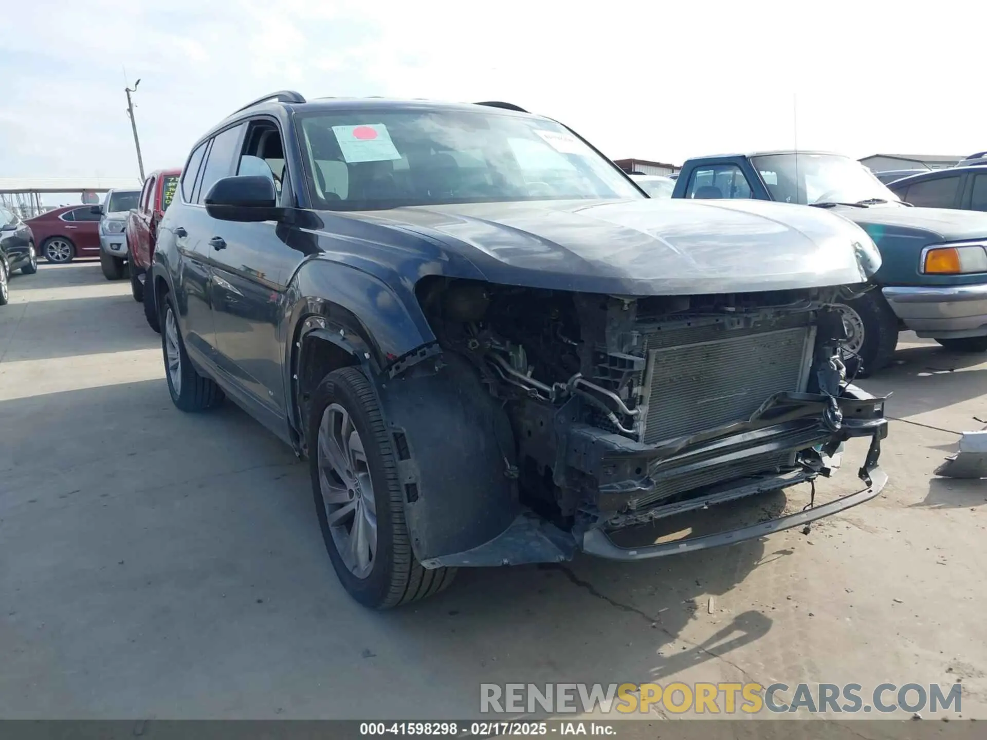 1 Photograph of a damaged car 1V2HR2CA0MC543876 VOLKSWAGEN ATLAS 2021