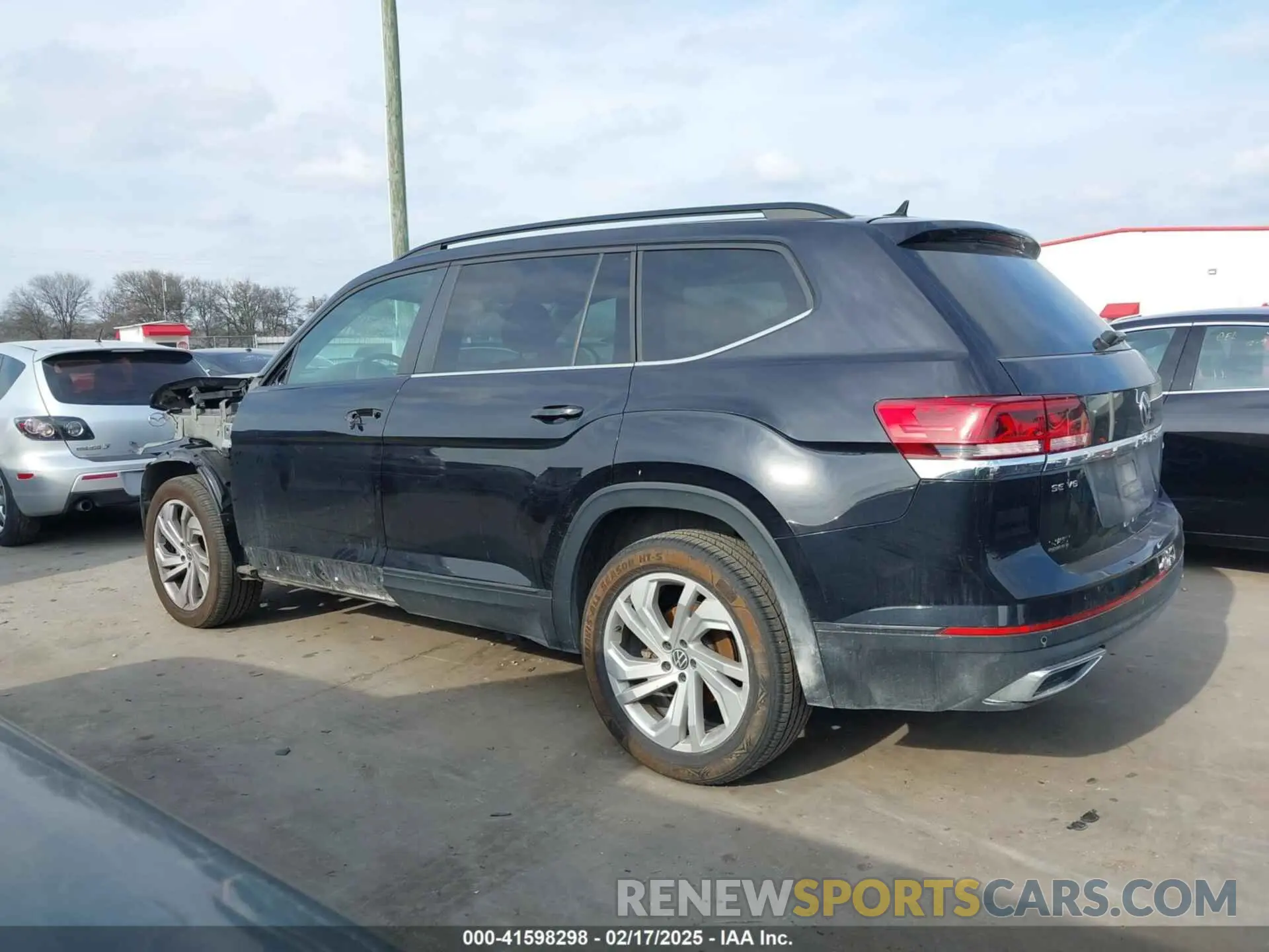 15 Photograph of a damaged car 1V2HR2CA0MC543876 VOLKSWAGEN ATLAS 2021