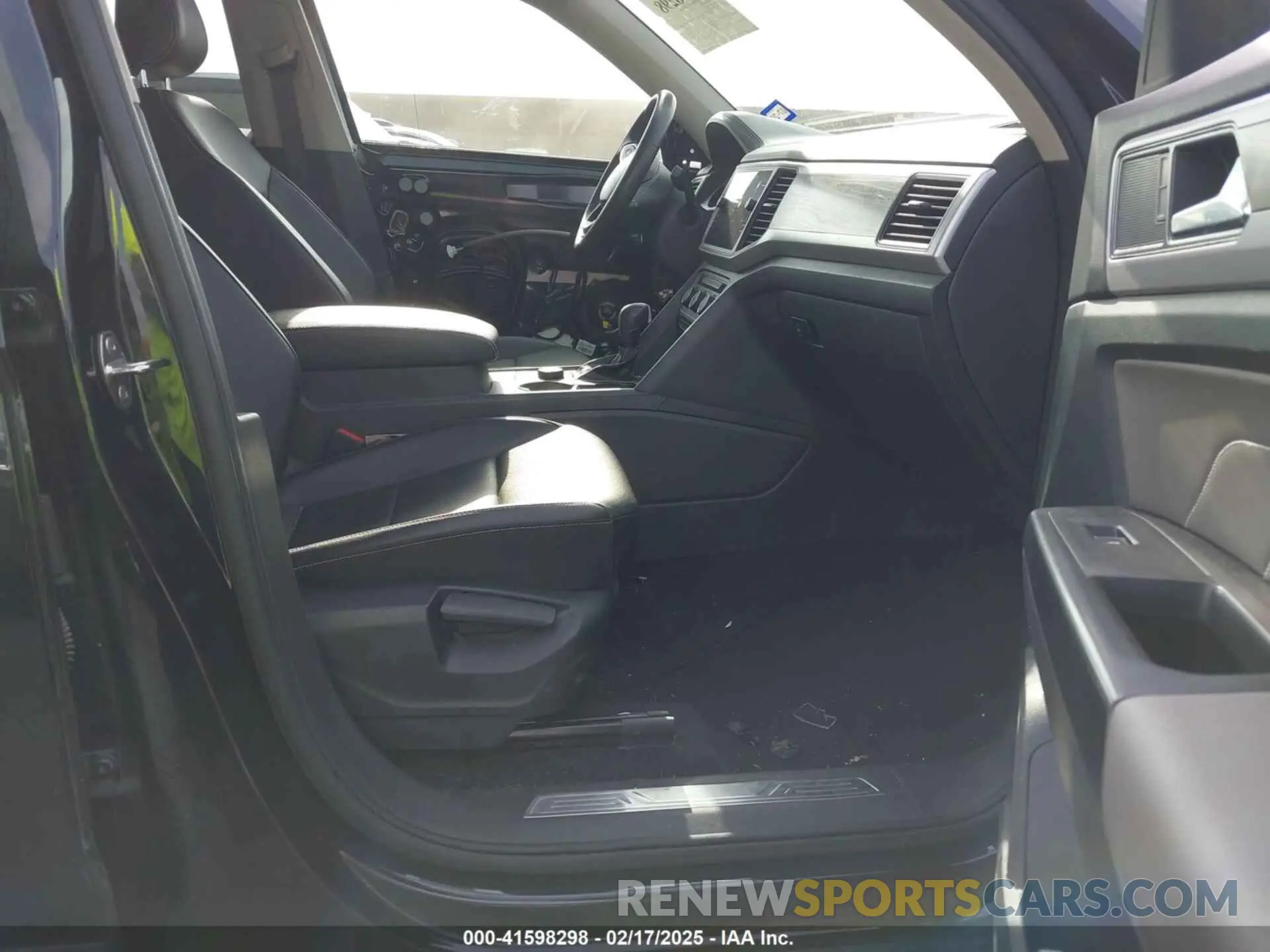 5 Photograph of a damaged car 1V2HR2CA0MC543876 VOLKSWAGEN ATLAS 2021