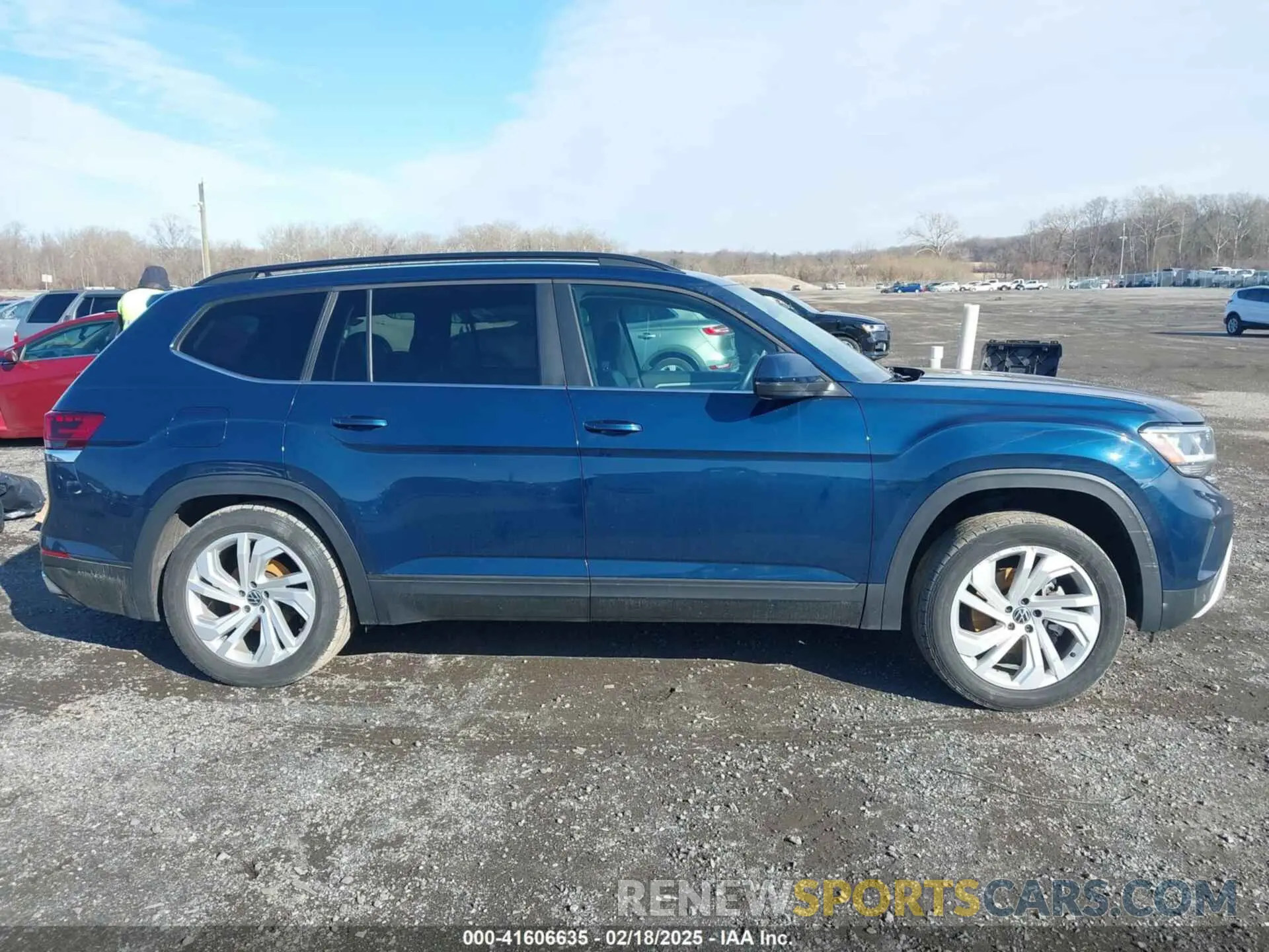 13 Photograph of a damaged car 1V2HR2CA1MC559181 VOLKSWAGEN ATLAS 2021