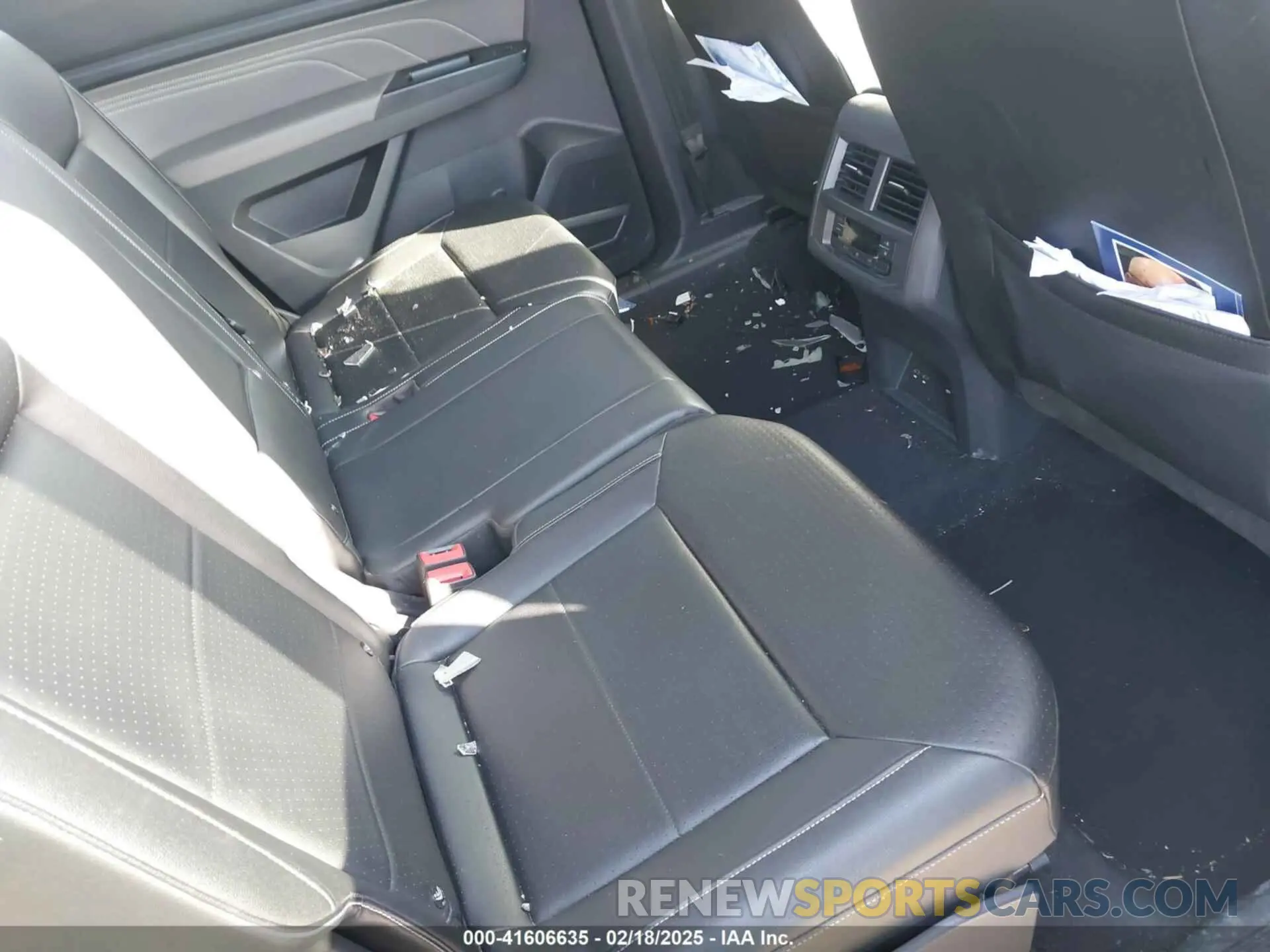 8 Photograph of a damaged car 1V2HR2CA1MC559181 VOLKSWAGEN ATLAS 2021