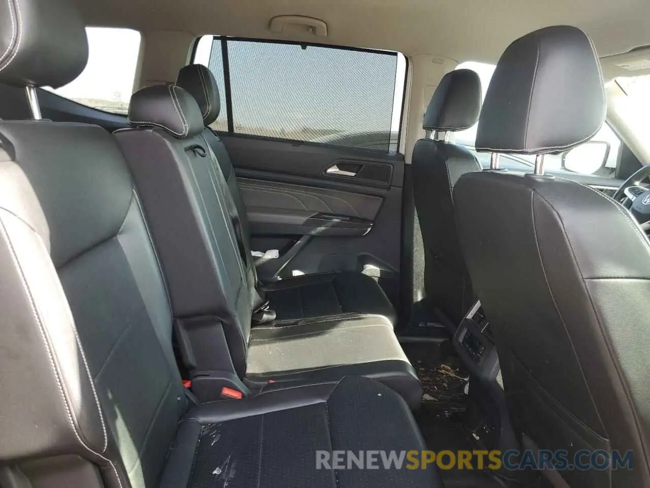 11 Photograph of a damaged car 1V2HR2CA3MC550966 VOLKSWAGEN ATLAS 2021
