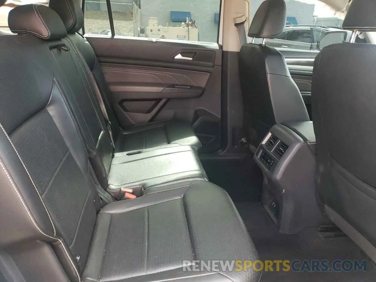 11 Photograph of a damaged car 1V2HR2CA4MC583846 VOLKSWAGEN ATLAS 2021