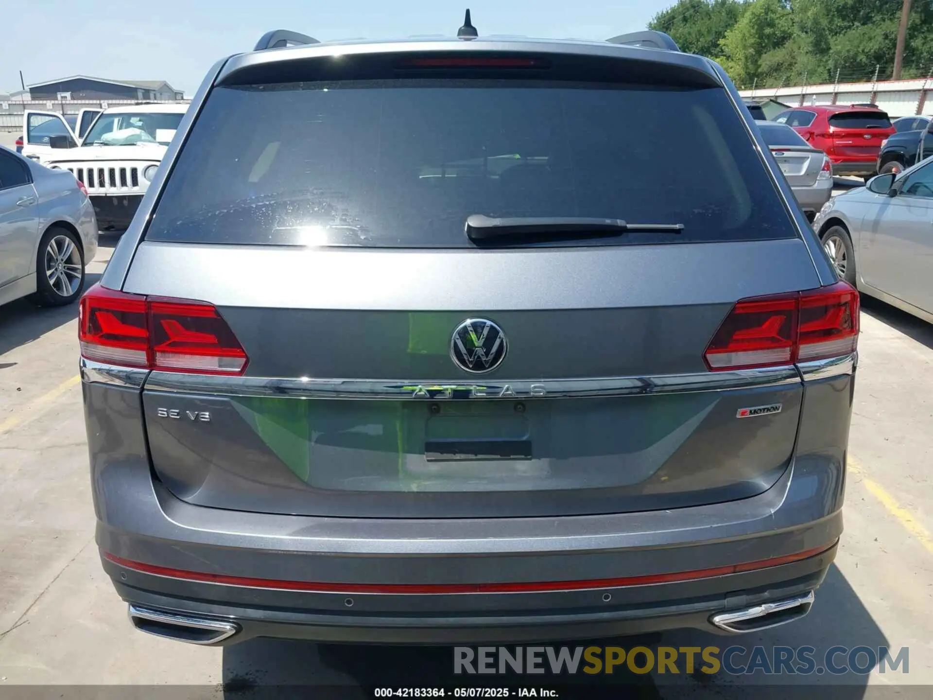 16 Photograph of a damaged car 1V2HR2CA4MC596998 VOLKSWAGEN ATLAS 2021