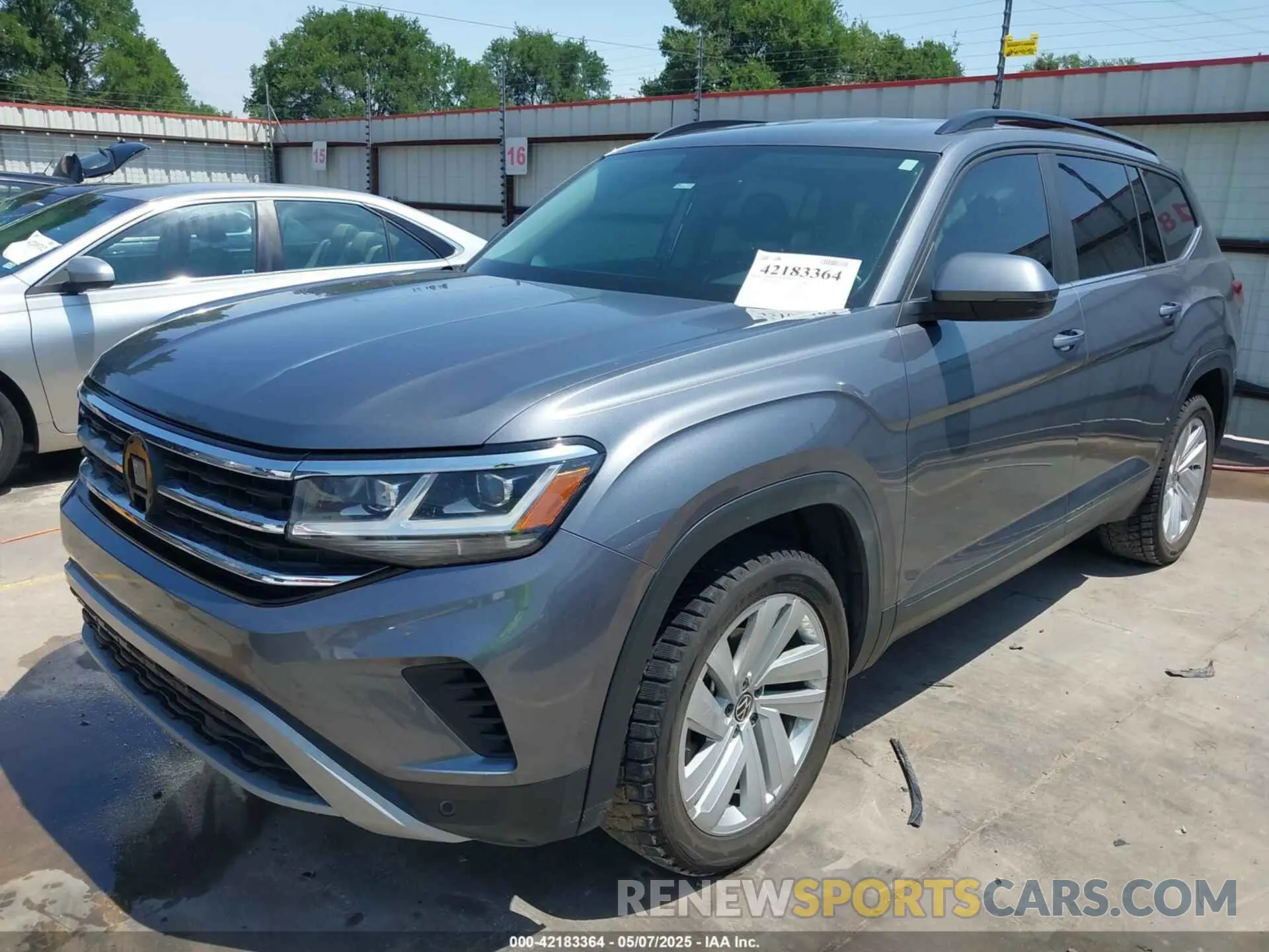 2 Photograph of a damaged car 1V2HR2CA4MC596998 VOLKSWAGEN ATLAS 2021