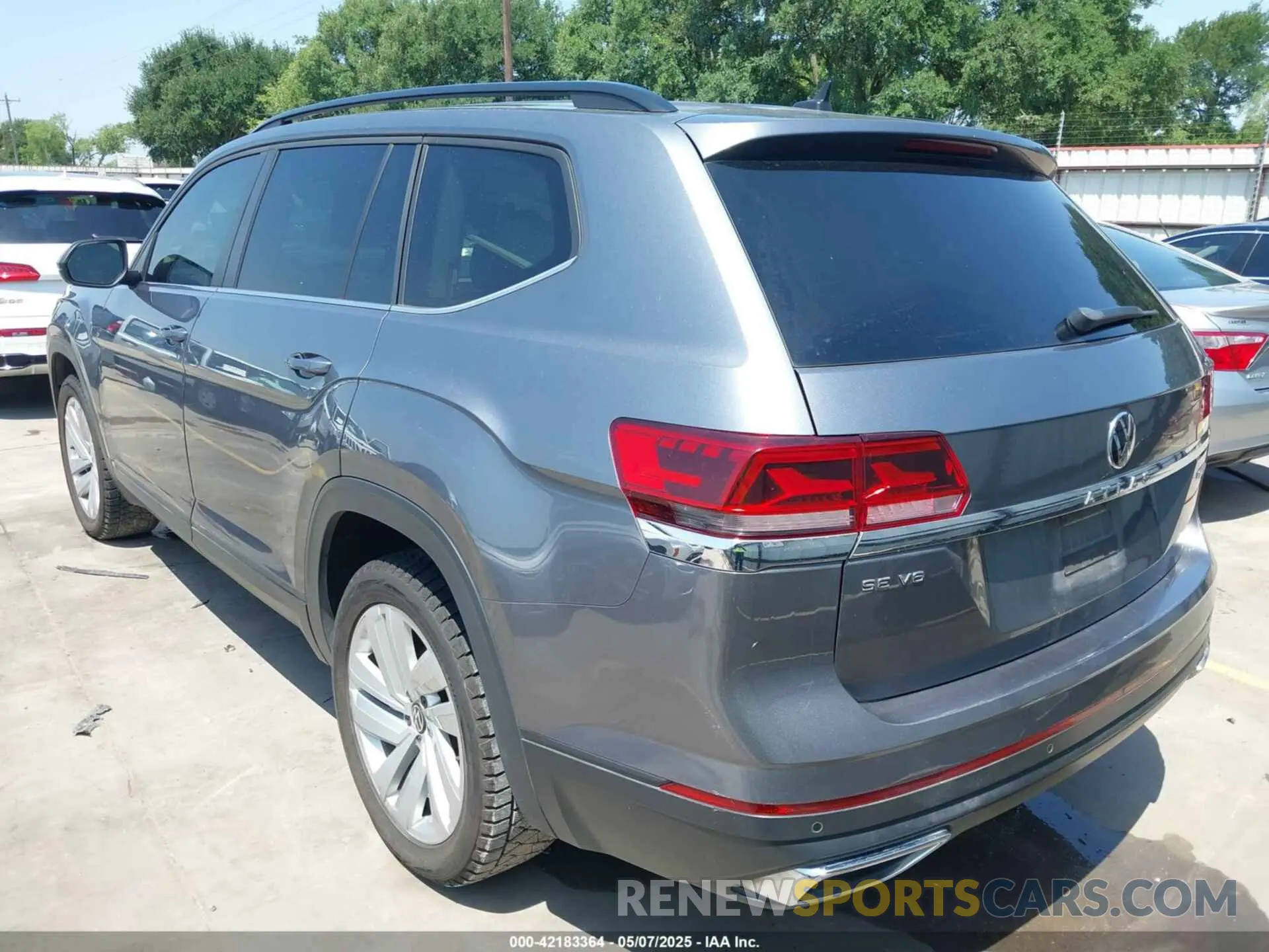 3 Photograph of a damaged car 1V2HR2CA4MC596998 VOLKSWAGEN ATLAS 2021
