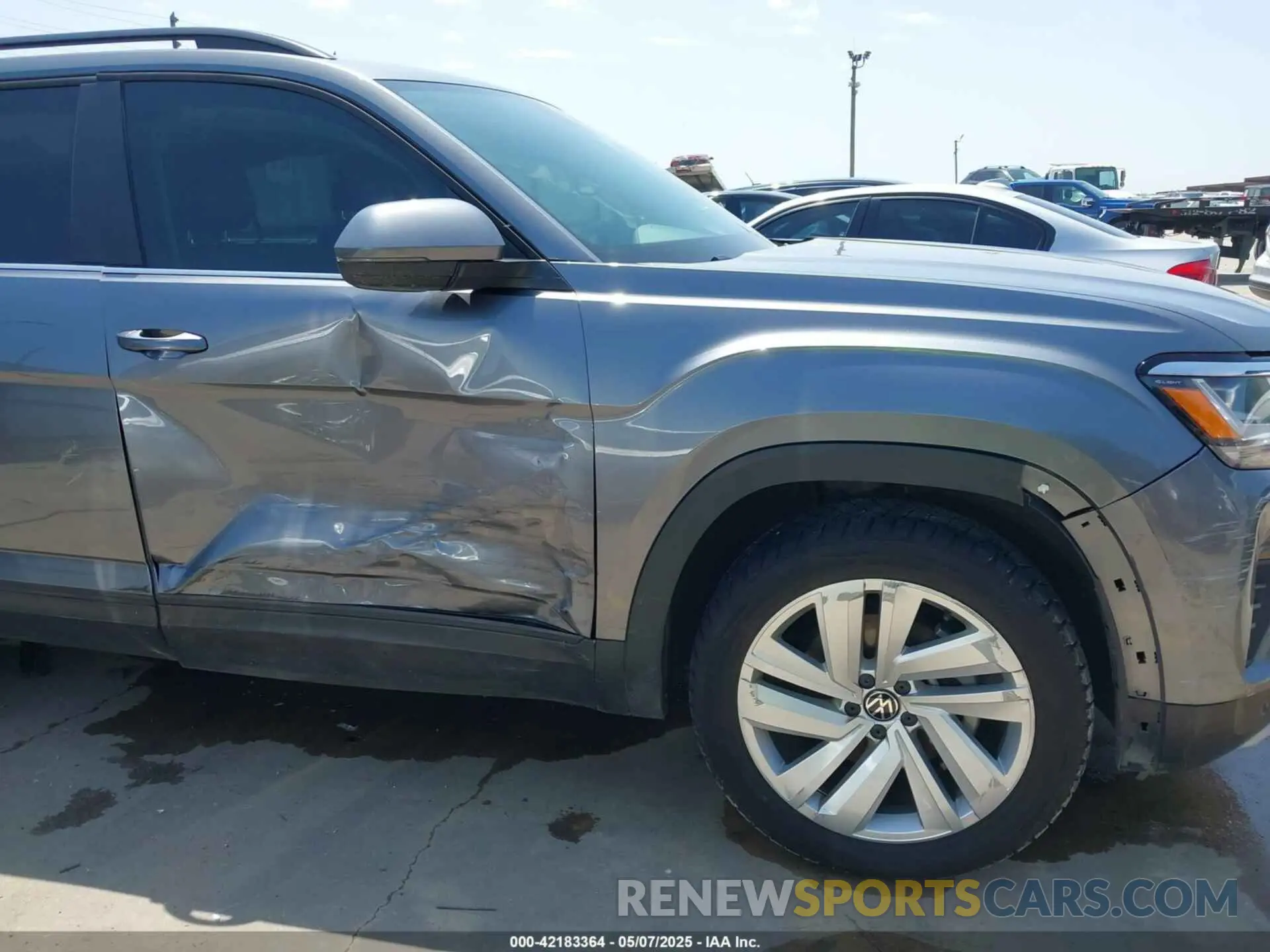 6 Photograph of a damaged car 1V2HR2CA4MC596998 VOLKSWAGEN ATLAS 2021