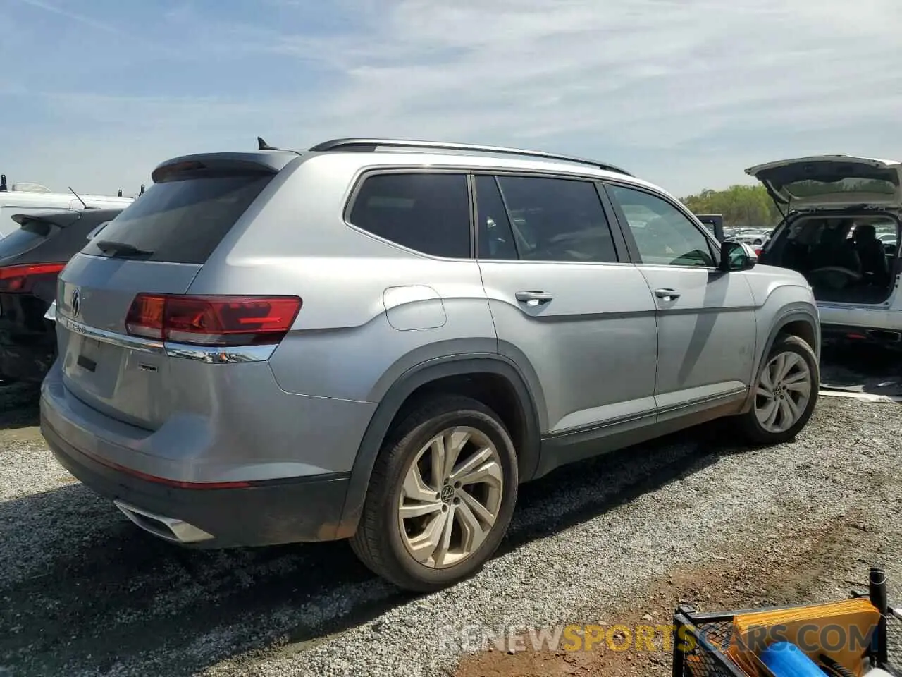 3 Photograph of a damaged car 1V2HR2CA6MC542411 VOLKSWAGEN ATLAS 2021