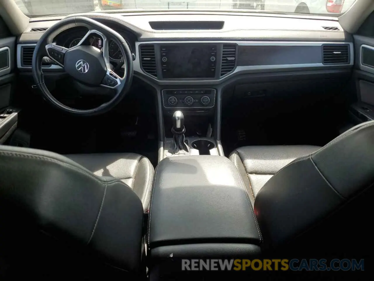 8 Photograph of a damaged car 1V2HR2CA6MC542411 VOLKSWAGEN ATLAS 2021
