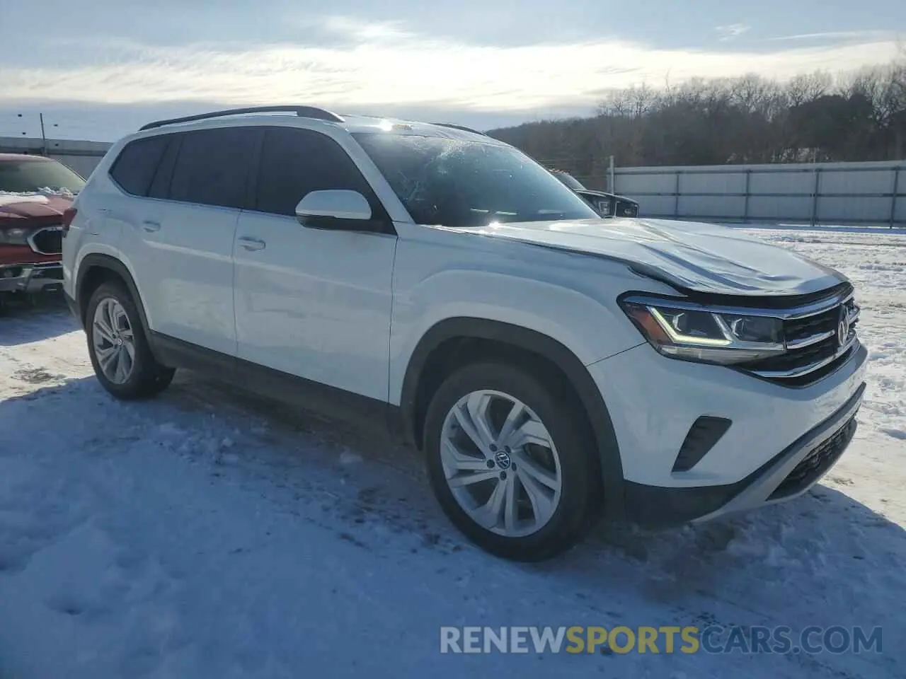 4 Photograph of a damaged car 1V2HR2CA6MC573285 VOLKSWAGEN ATLAS 2021