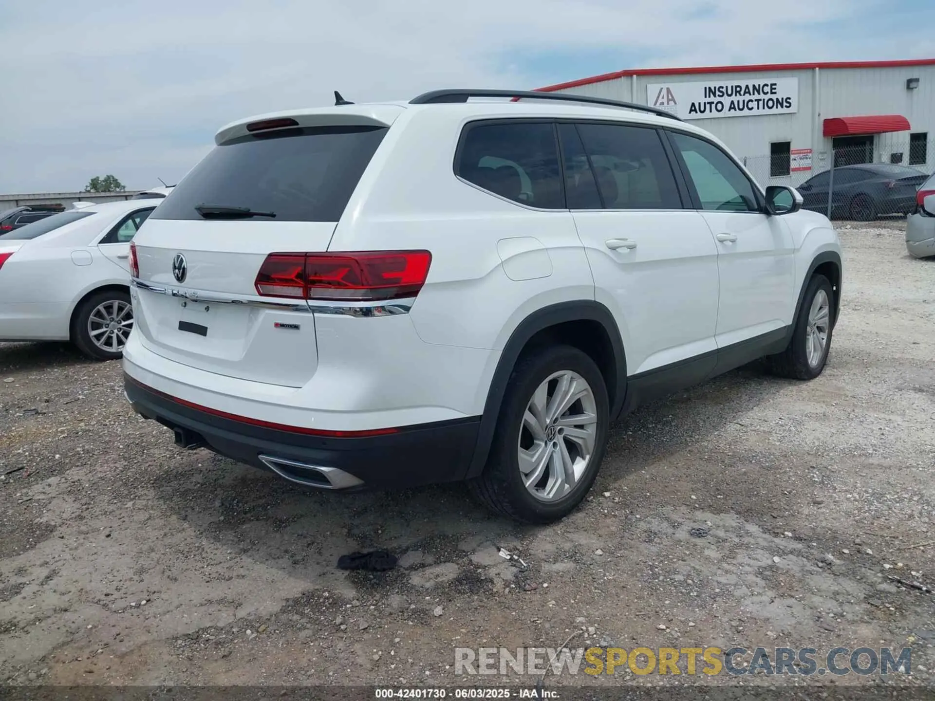 4 Photograph of a damaged car 1V2HR2CA7MC556625 VOLKSWAGEN ATLAS 2021
