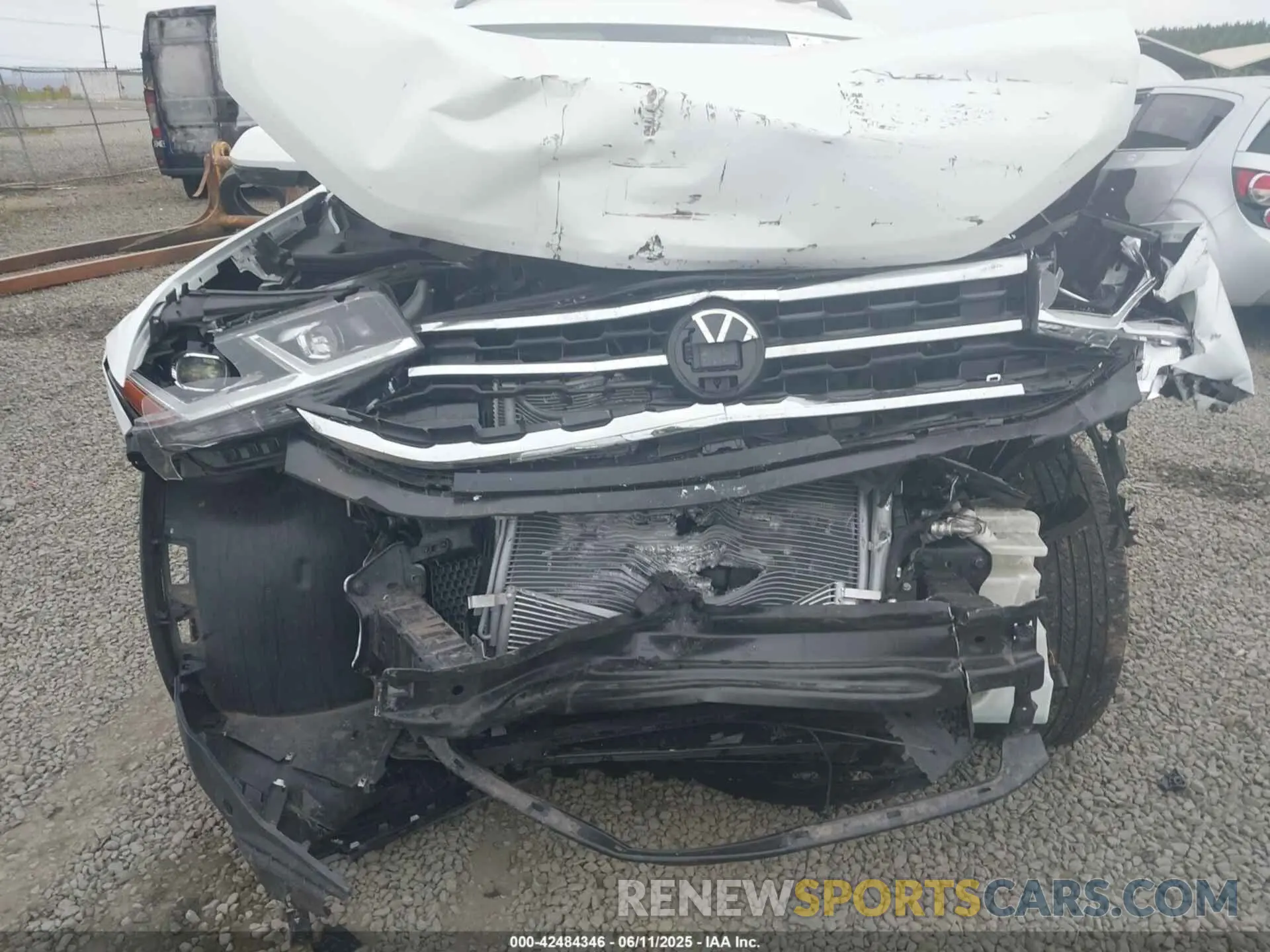 6 Photograph of a damaged car 1V2HR2CAXMC549460 VOLKSWAGEN ATLAS 2021