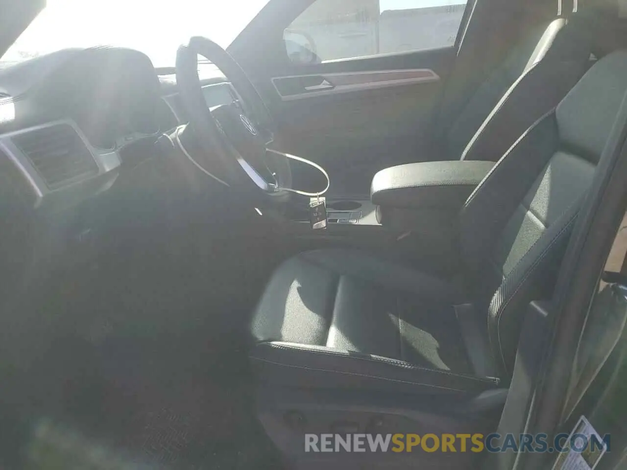 7 Photograph of a damaged car 1V2JC2CA2MC208850 VOLKSWAGEN ATLAS 2021